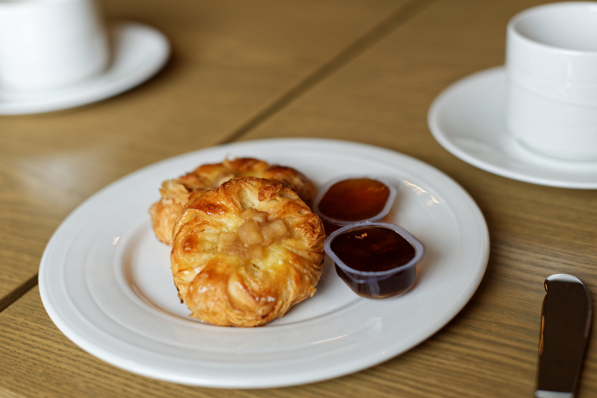Enjoy lights snacks and drinks in the Executive Lounge of the Doubletree By Hilton Hotel Johor Bahru