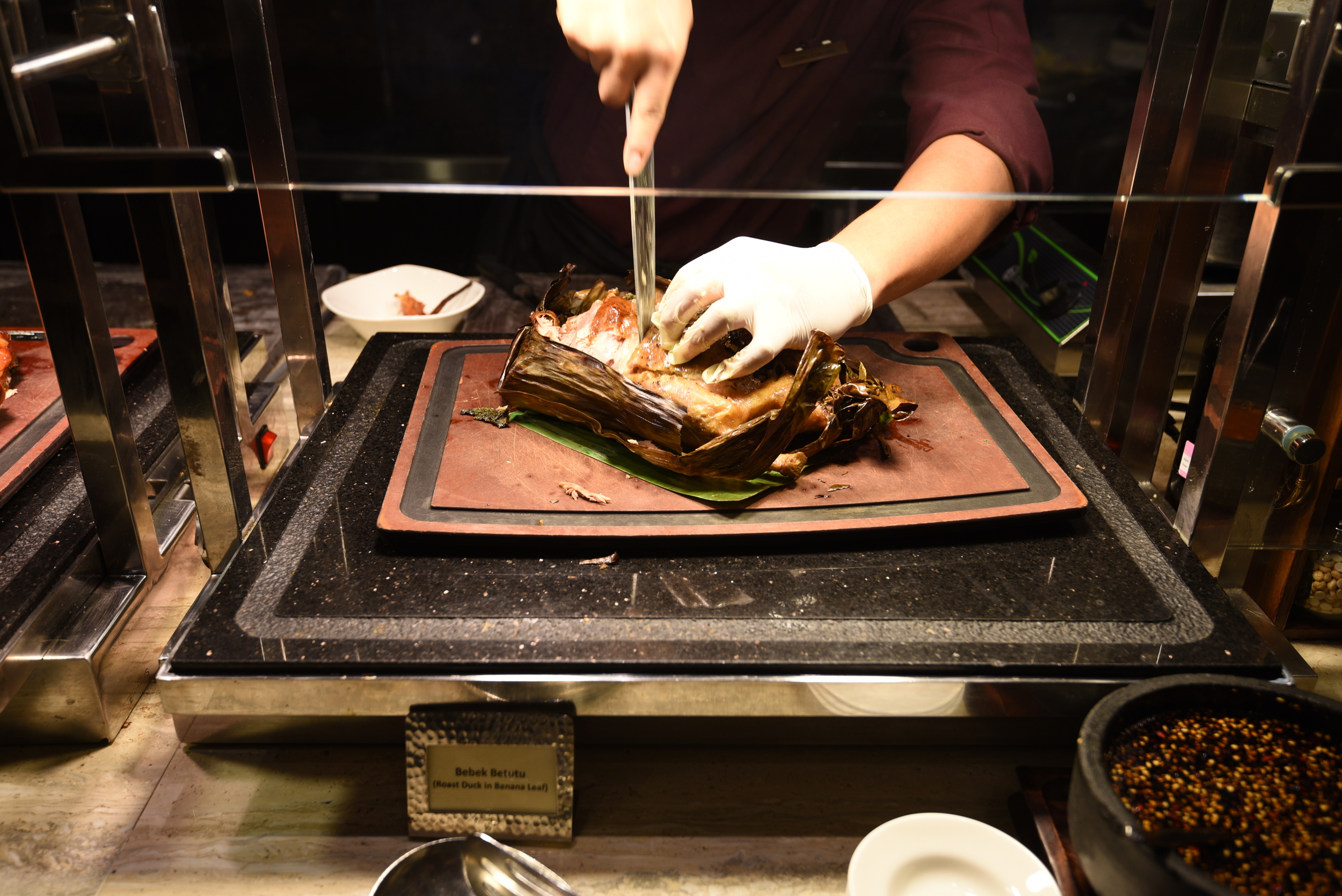 Bebek Betutu Live Carving Station at the Mandarin Oriental, Singapore