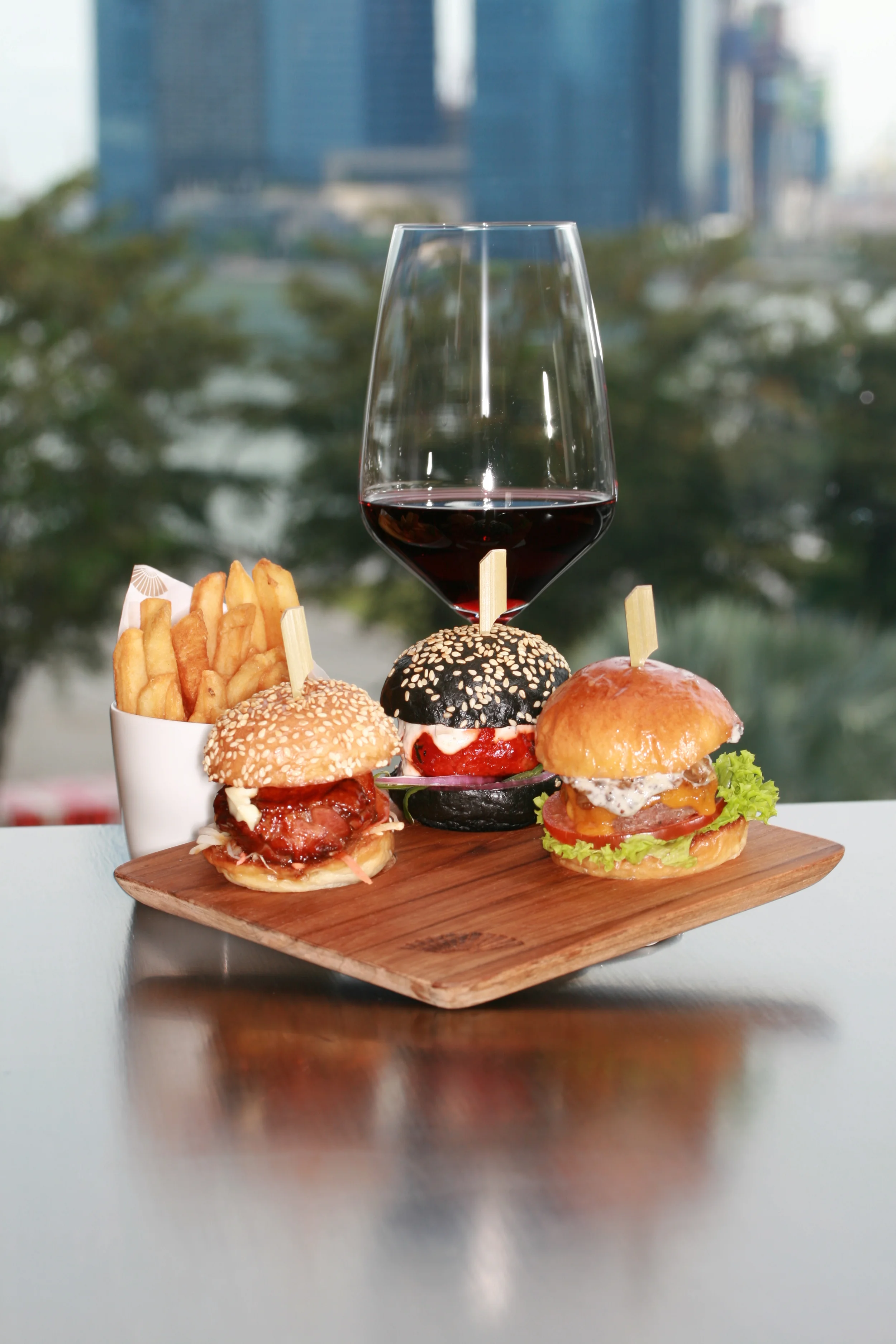 Burgers and Burgundy at Axis Bar and Lounge | Photo Credit: Mandarin Oriental, Singapore