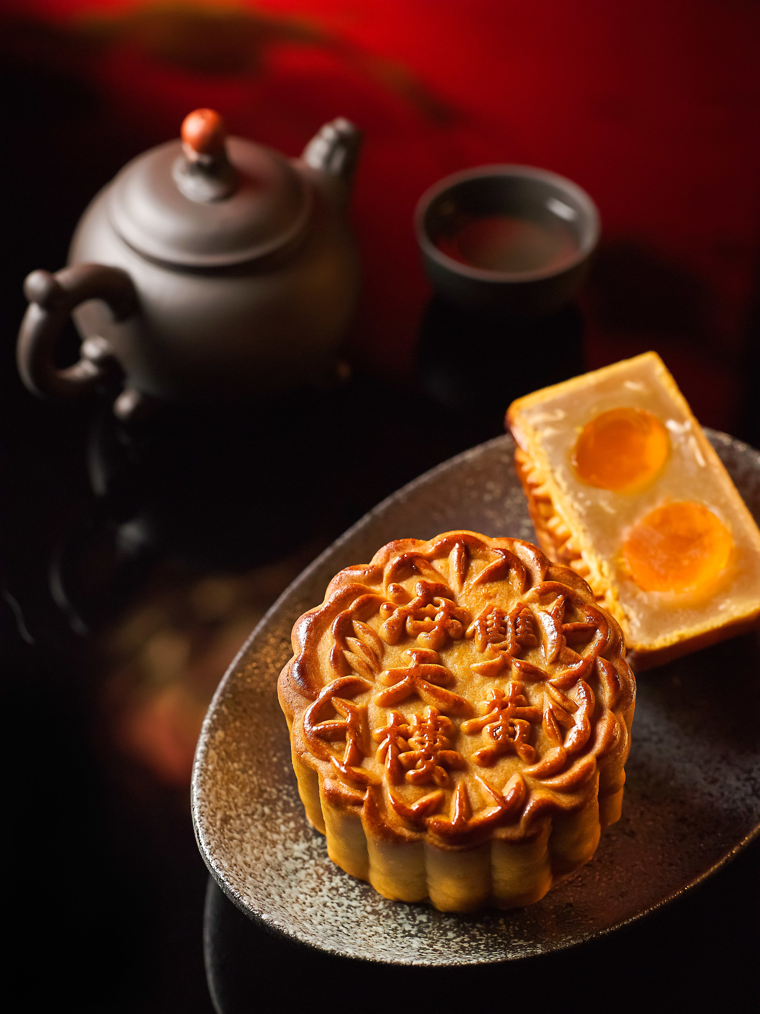 White Lotus Seed Paste with Double Yolk | Photo Credit: Pan Pacific Singapore