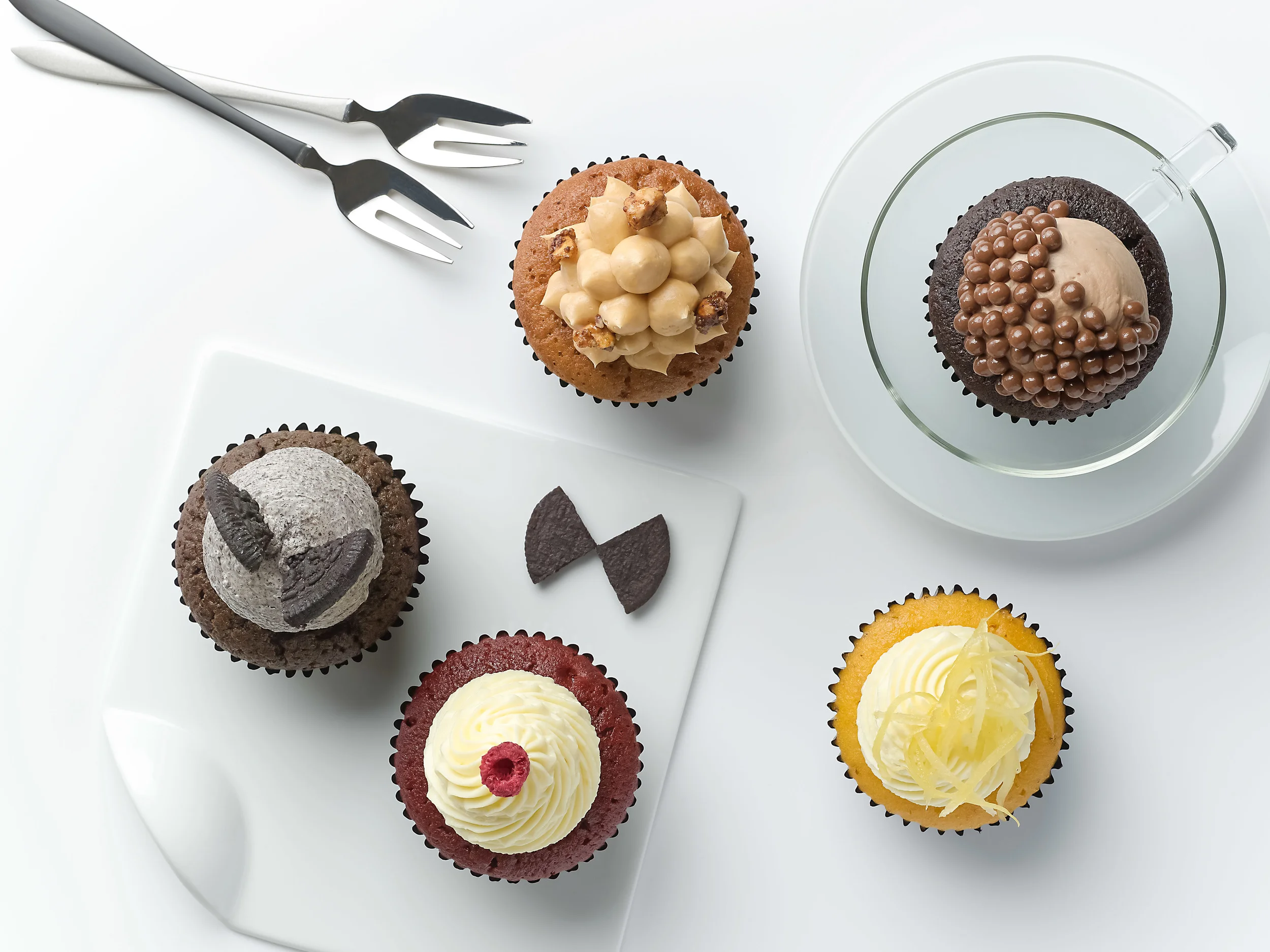 Tuxedo Cupcakes | Photo Credit: Carlton Hotel Singapore