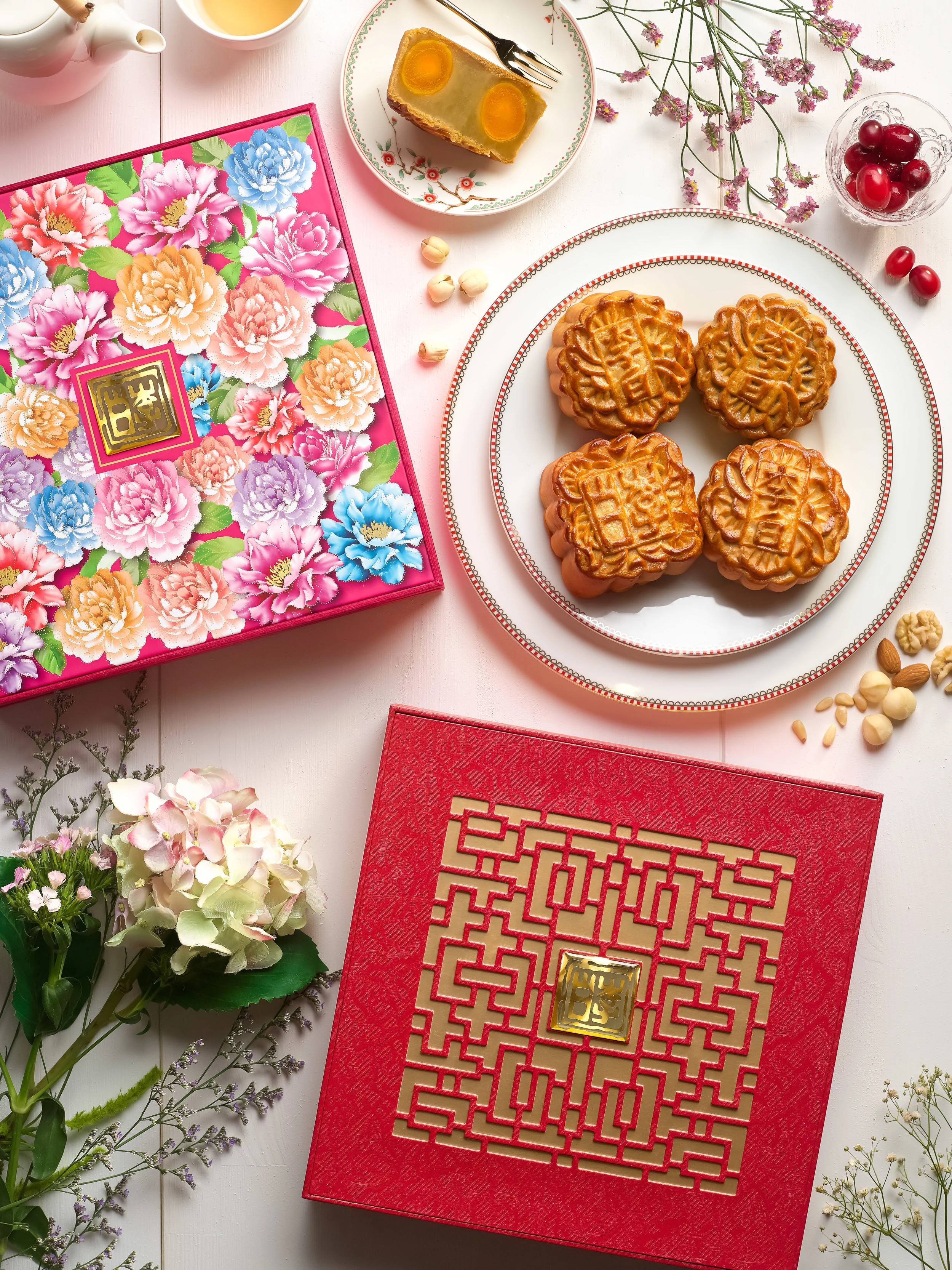 Assorted Traditional Baked Mooncakes (S$72 Nett for a Box of 4) | Photo Credit: Sheraton Towers Singapore
