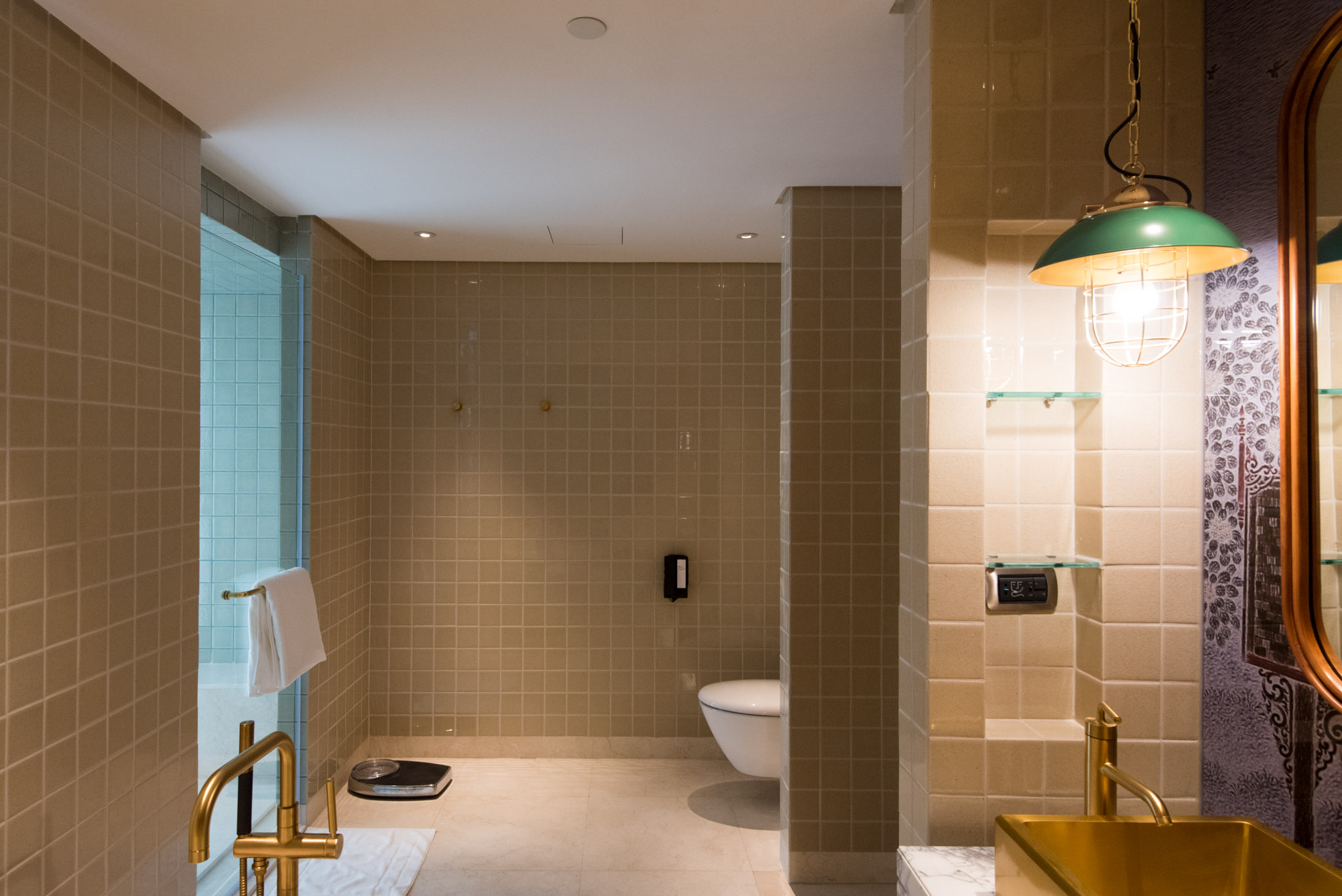 Chaiyapruek Executive Room (Bathroom) - Hotel Indigo Bangkok Wireless Road