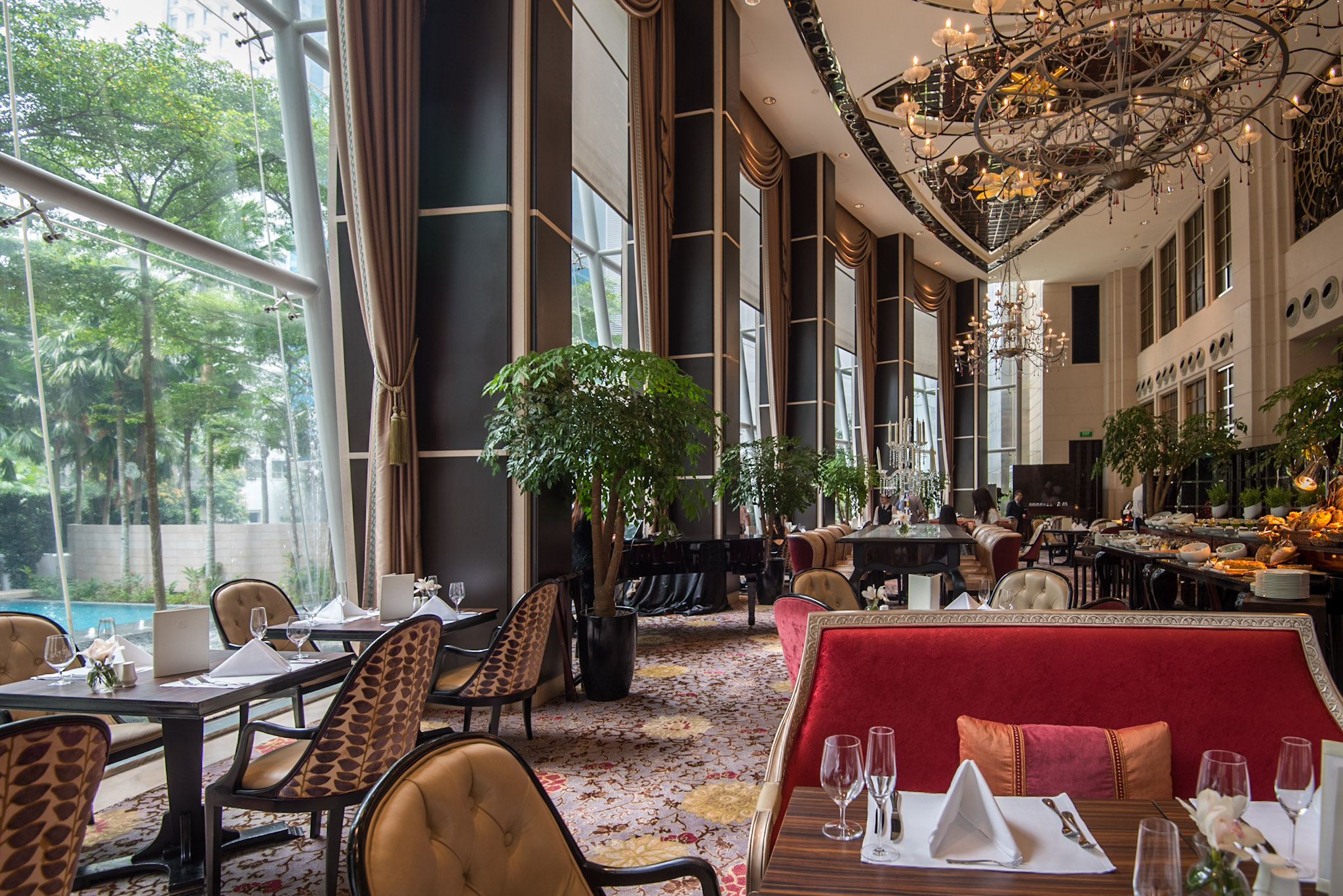 Restaurant InteriorBrasserie Les Saveurs - The St. Regis Singapore