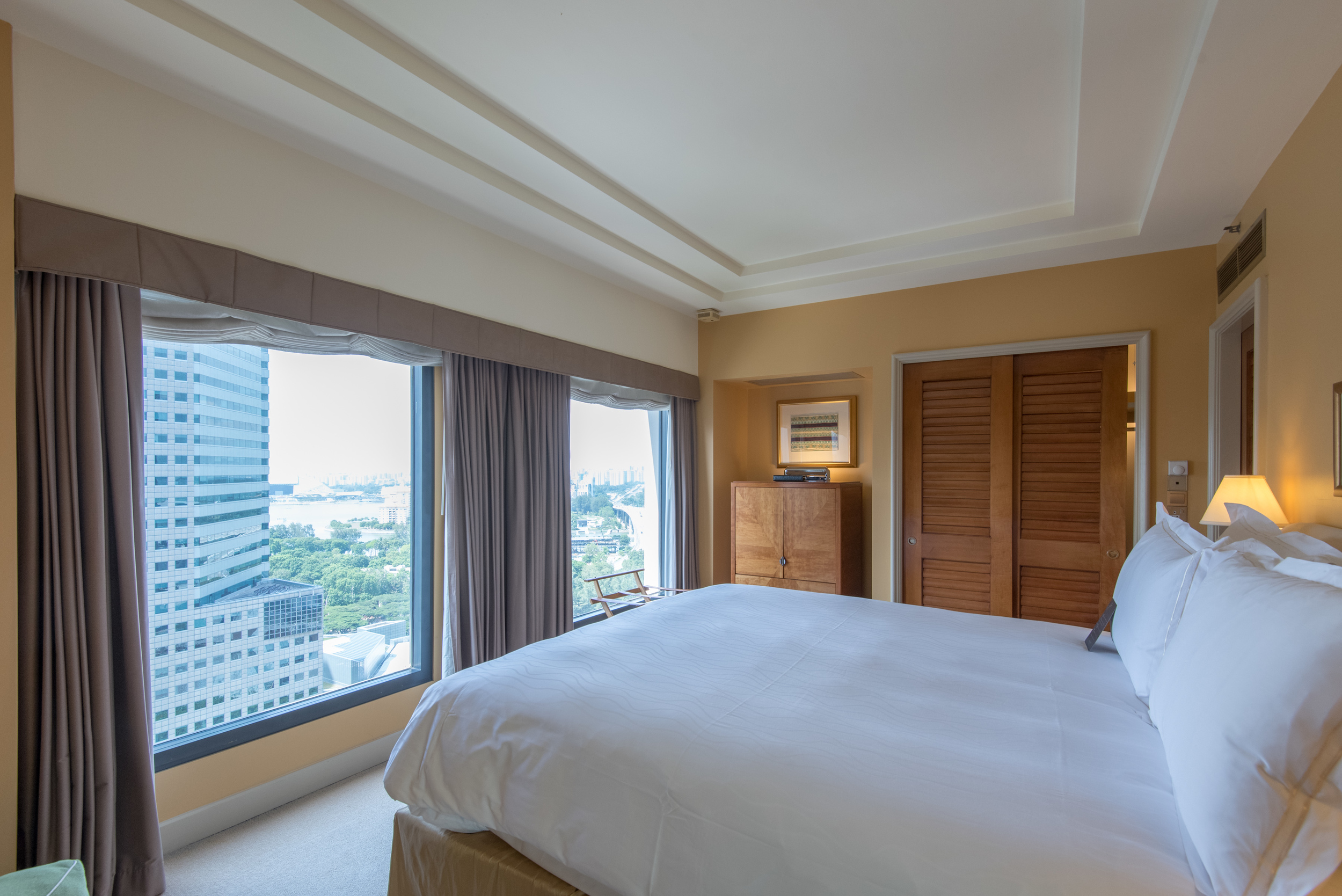 Bedroom of the Centennial SuiteConrad Centennial Singapore