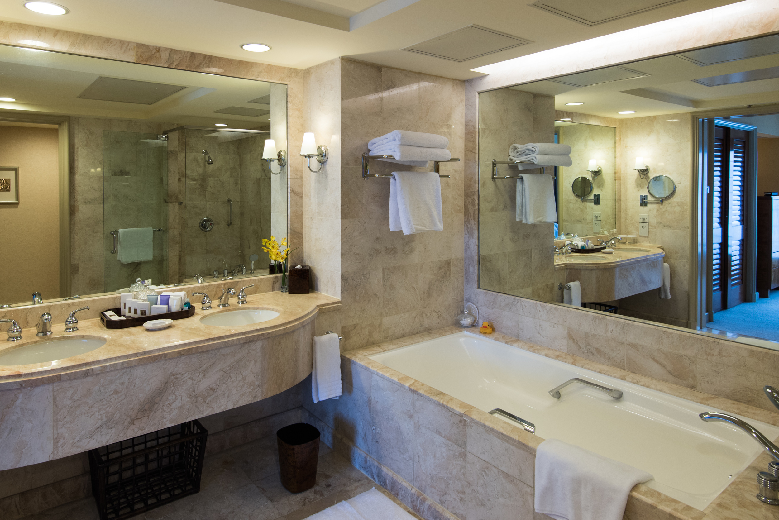 Bathroom of the Centennial SuiteConrad Centennial Singapore