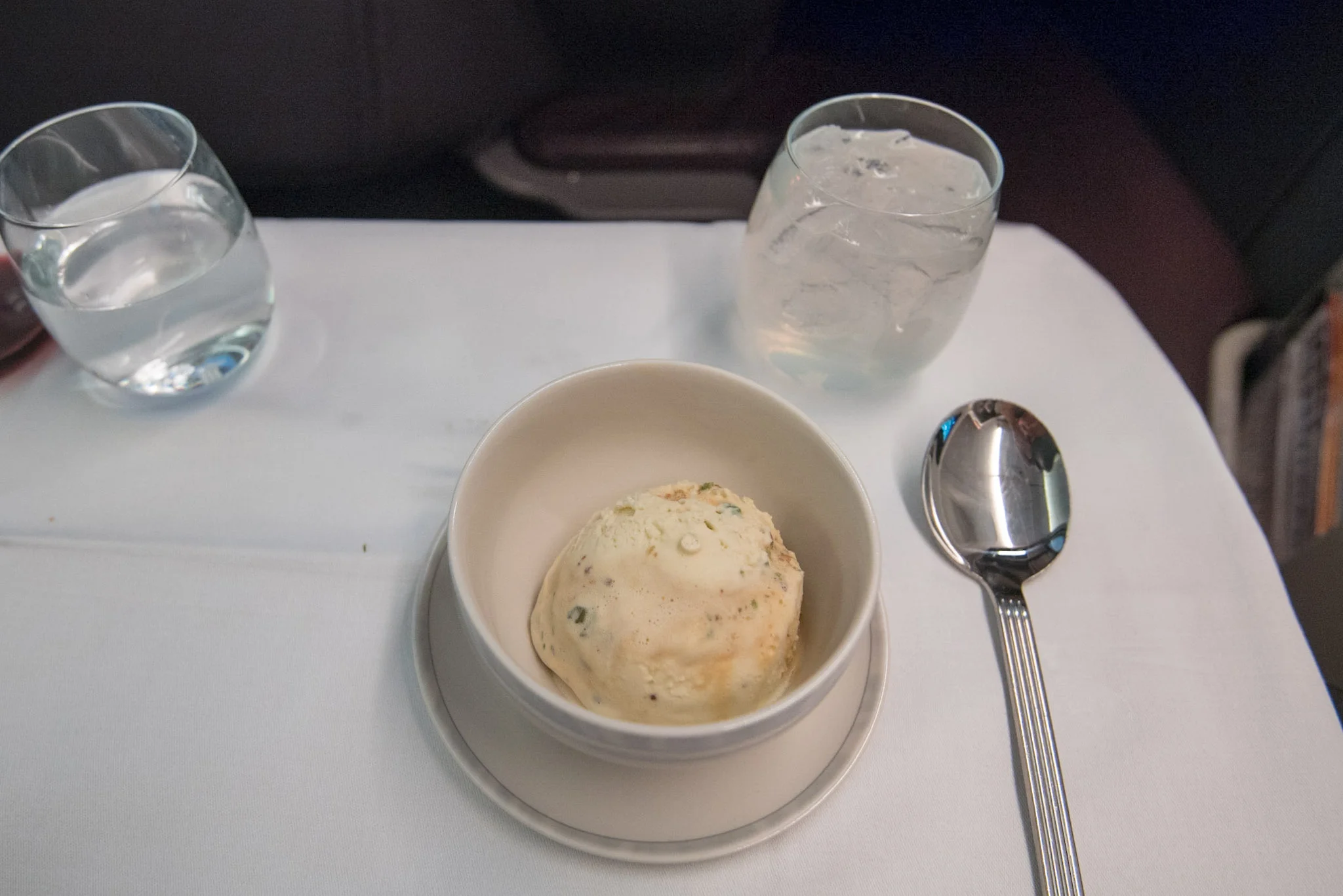 Salty Pistachio Praline Ice Cream Boeing 777-300ER ( Business Class) - Singapore Airlines