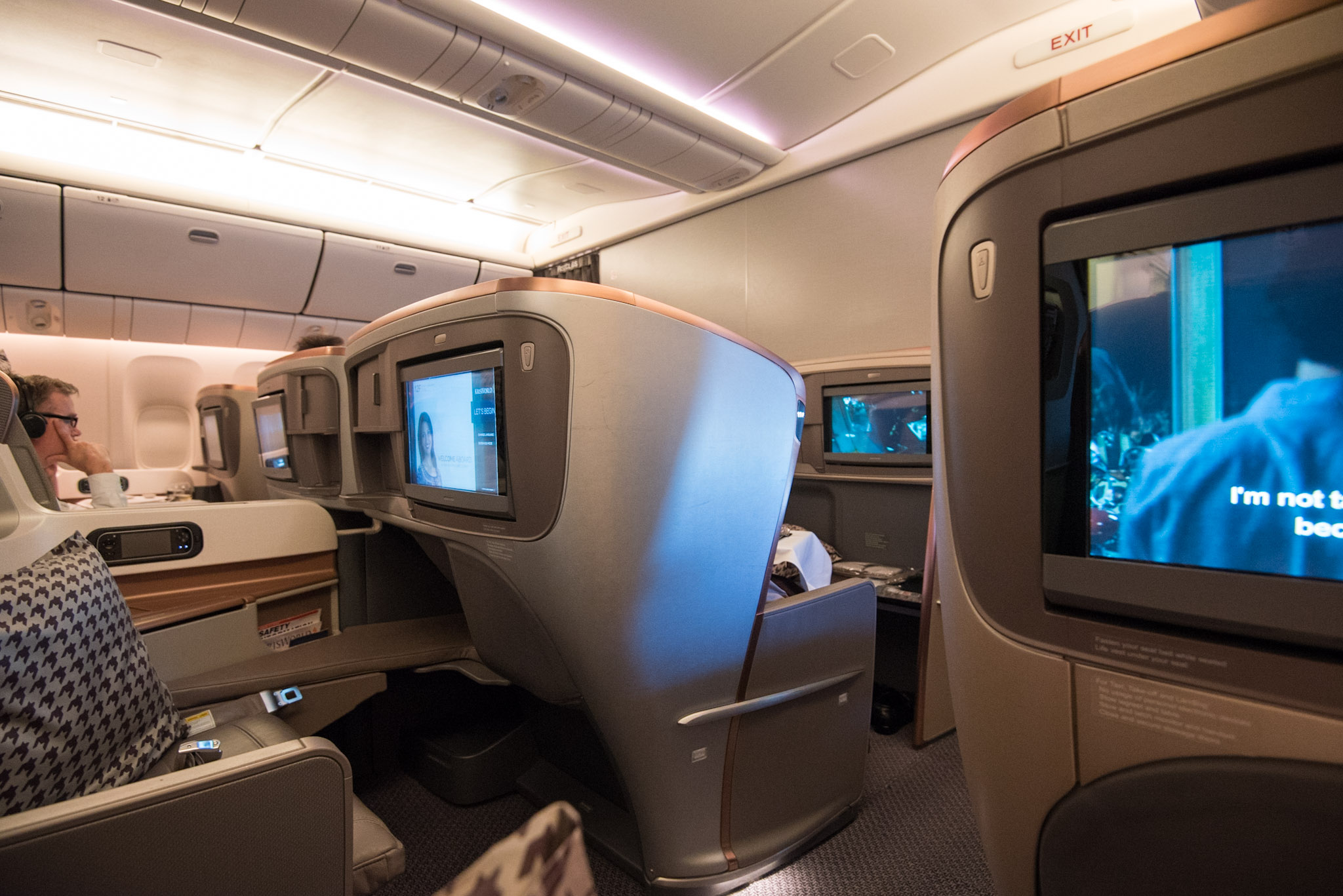 Boeing 777-300ER (Three Class)Business Class -&nbsp;Singapore Airlines