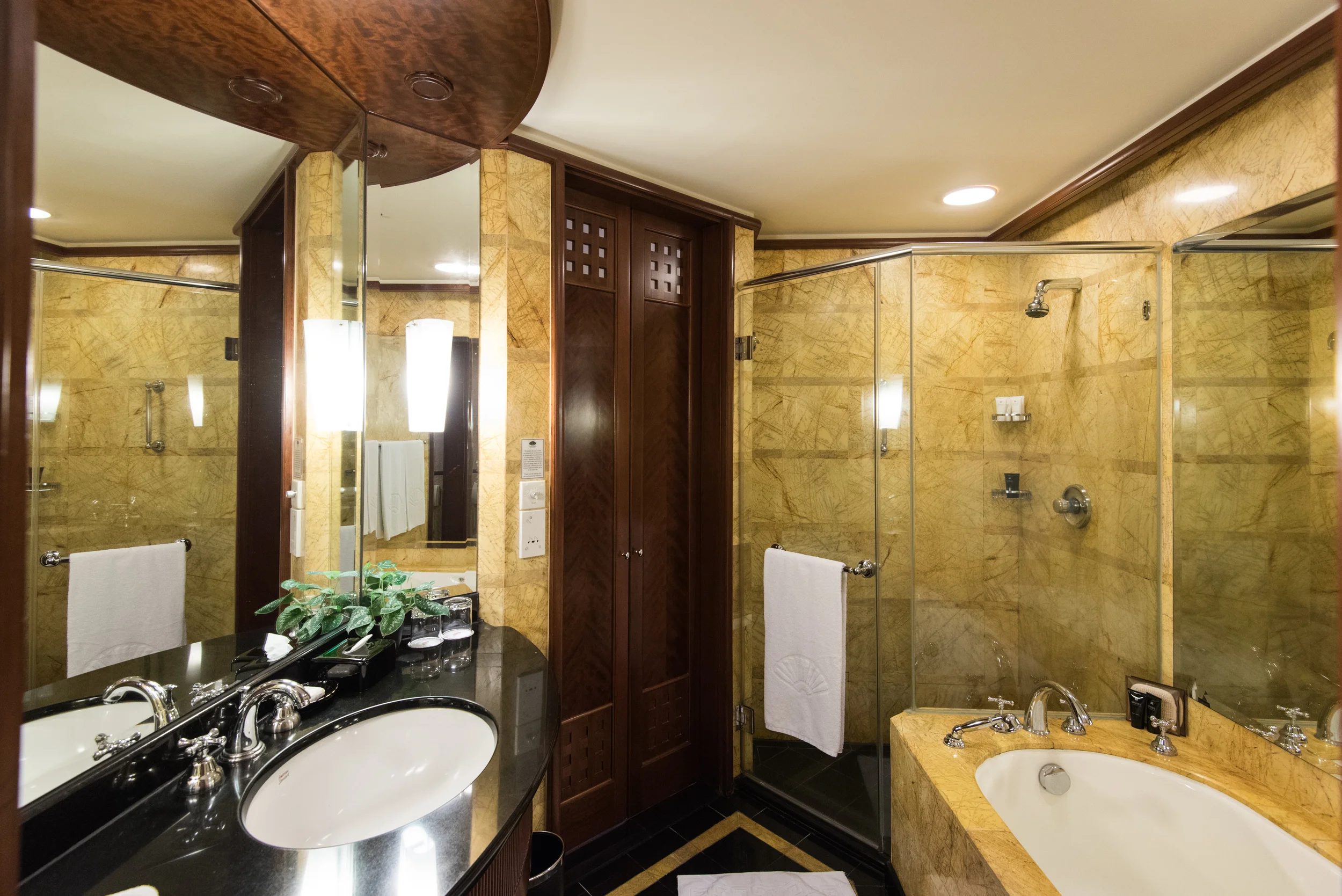 Bathroom - Club Deluxe City View Room Mandarin Oriental, Kuala Lumpur