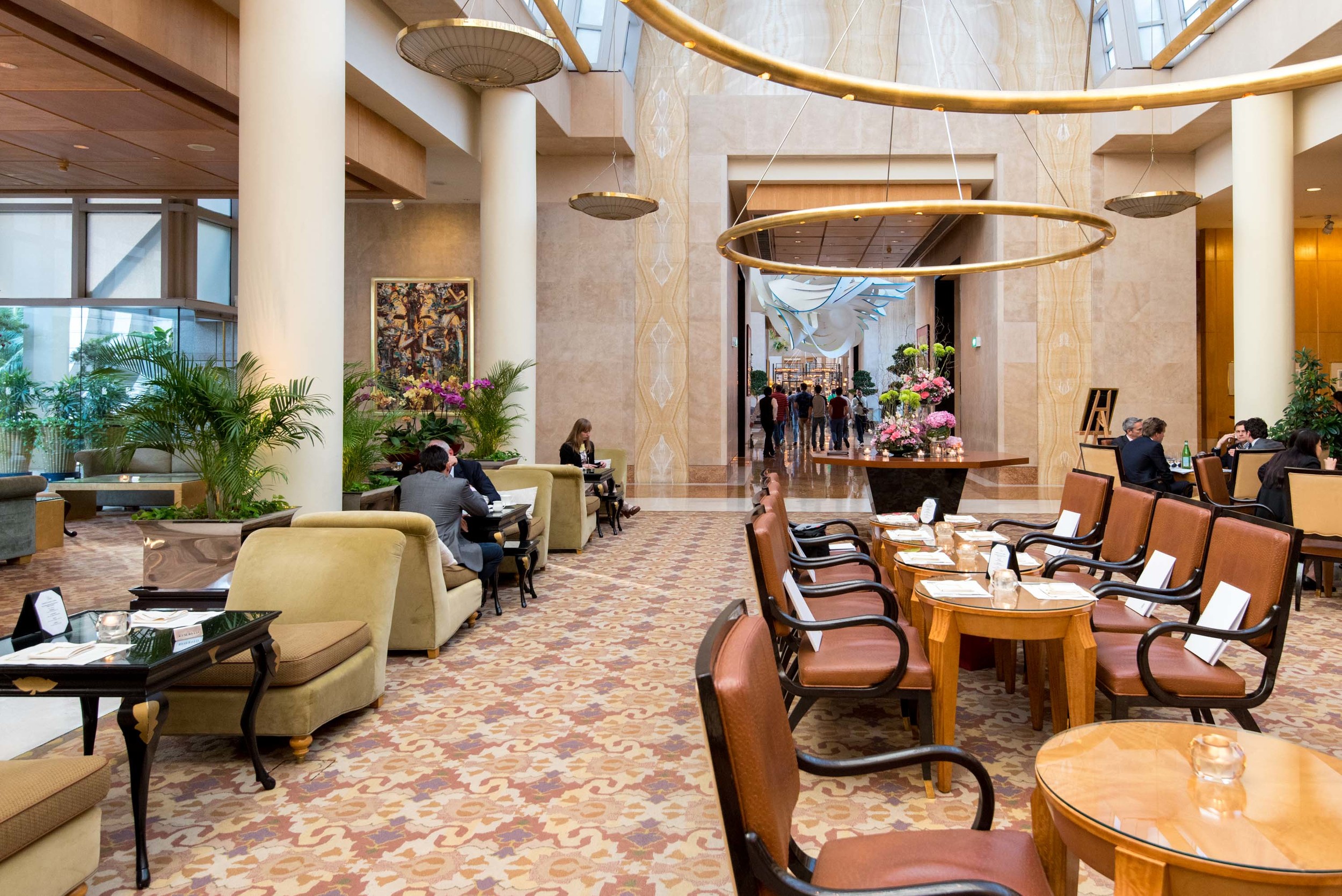 The Aperitivo TraditionChihuly Lounge - The Ritz-Carlton,&nbsp;Millenia Singapore