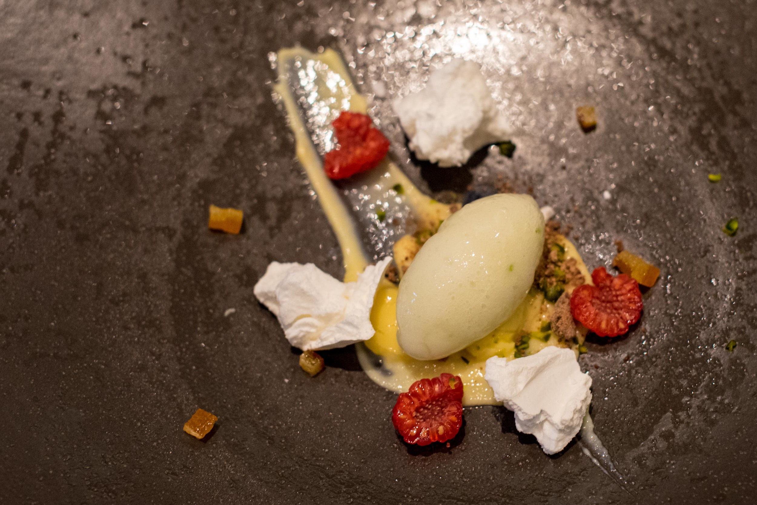 Lemon Tart, Italian Meringue, Candied Grapefruit, PistachioPool Grill - Singapore Marriott Tang Plaza