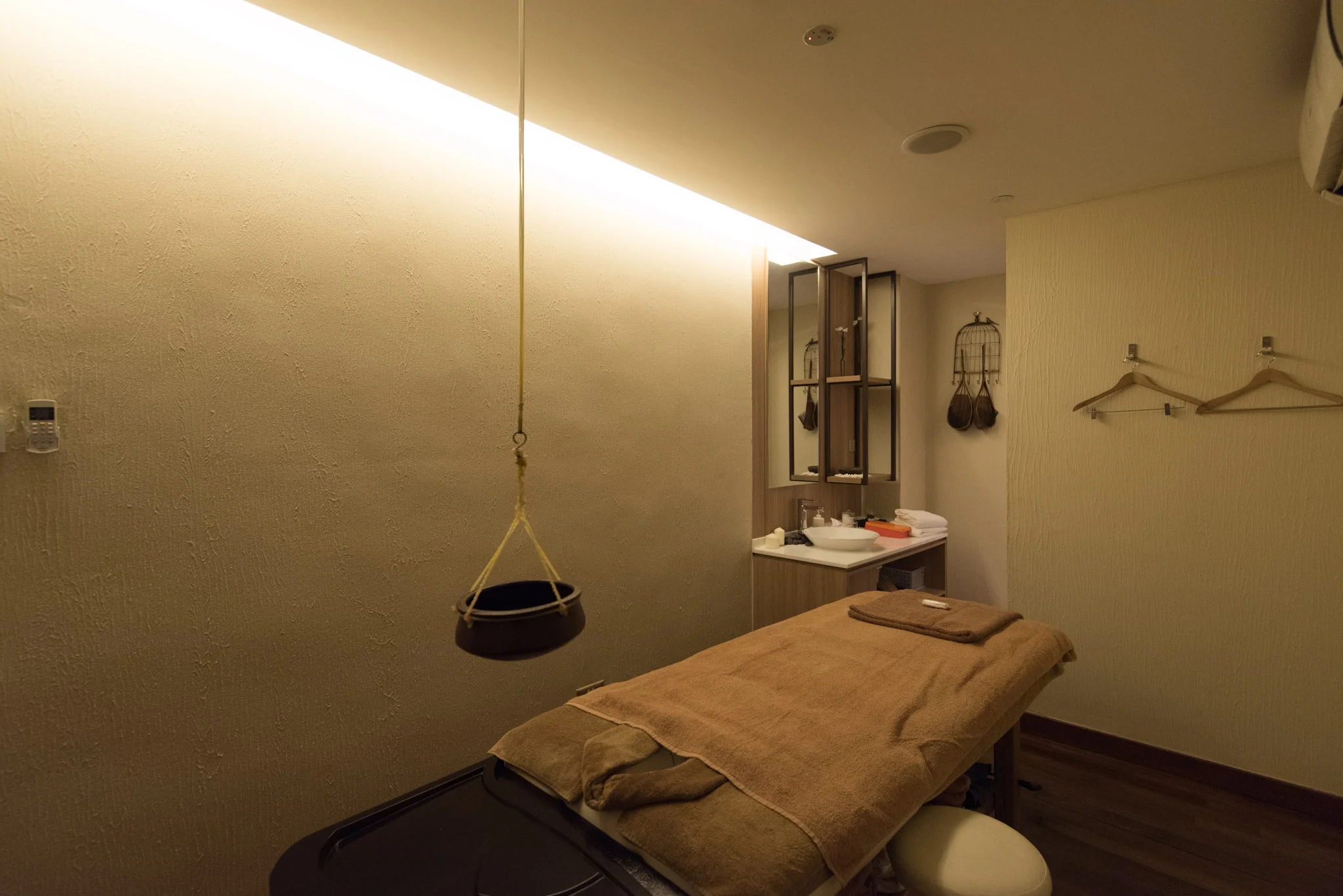 Ayurveda Treatment Room St. Gregory Spa - PARKROYAL on Beach Road