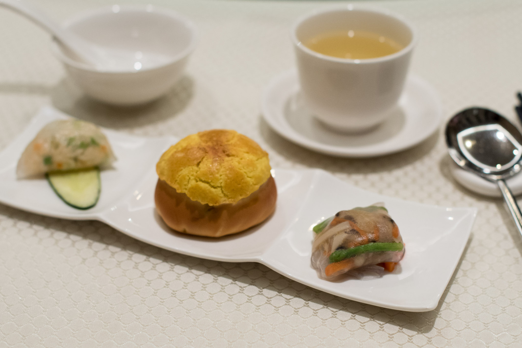 Steamed Bamboo Fungus &amp; Vegetarian Dumpling,&nbsp;Baked Barbeque Pork Bun,&nbsp;Steamed Crab Meat &amp; Egg White DumplingWah Lok - Carlton Hotel Singapore