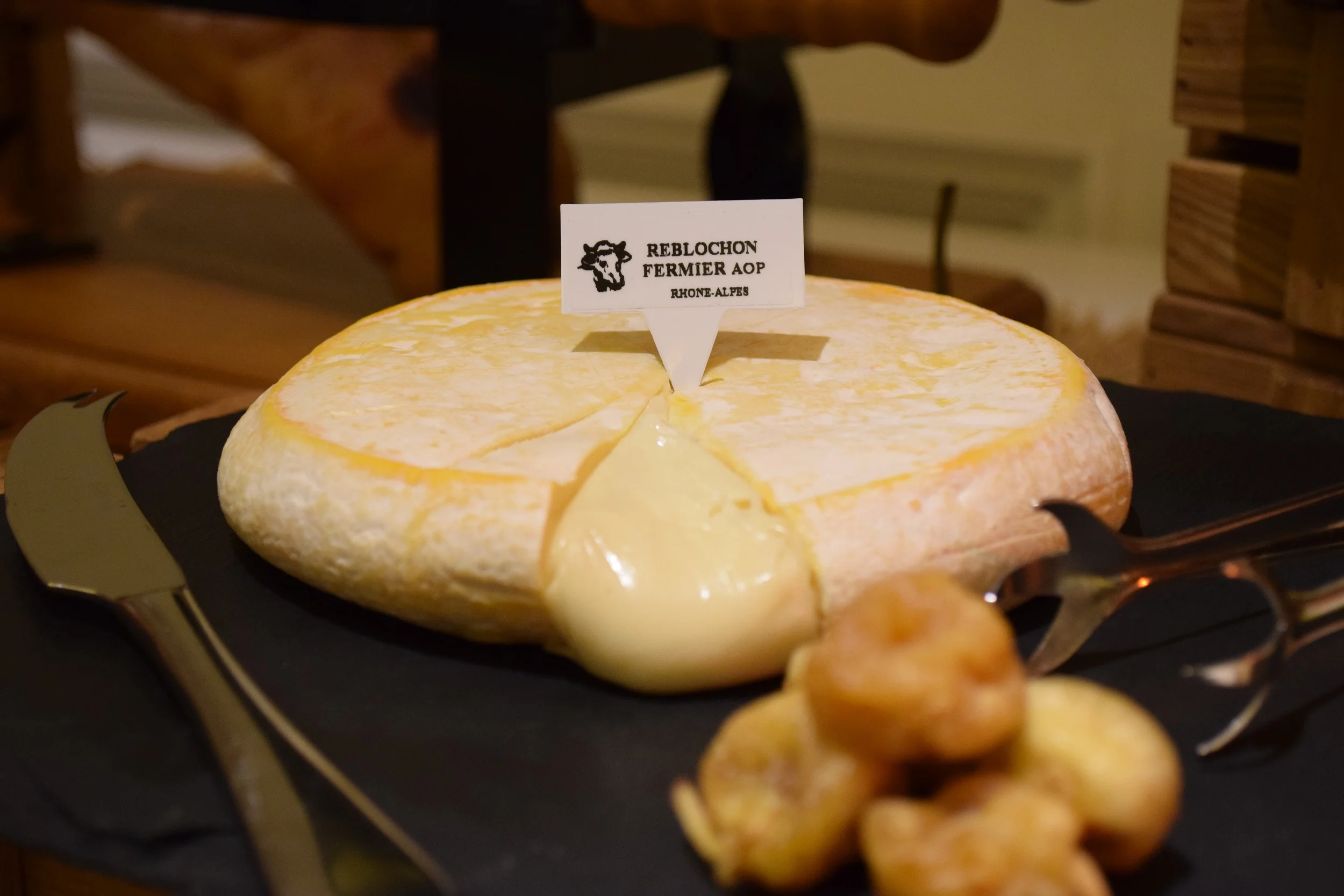 Unlimited MONS Cheese at the Sofitel So Singapore