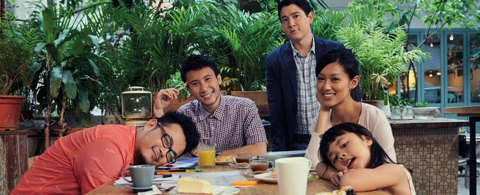 Earn 4 Miles per S$1 on Dining, Online and Entertainment - HSBC Advance Visa Platinum