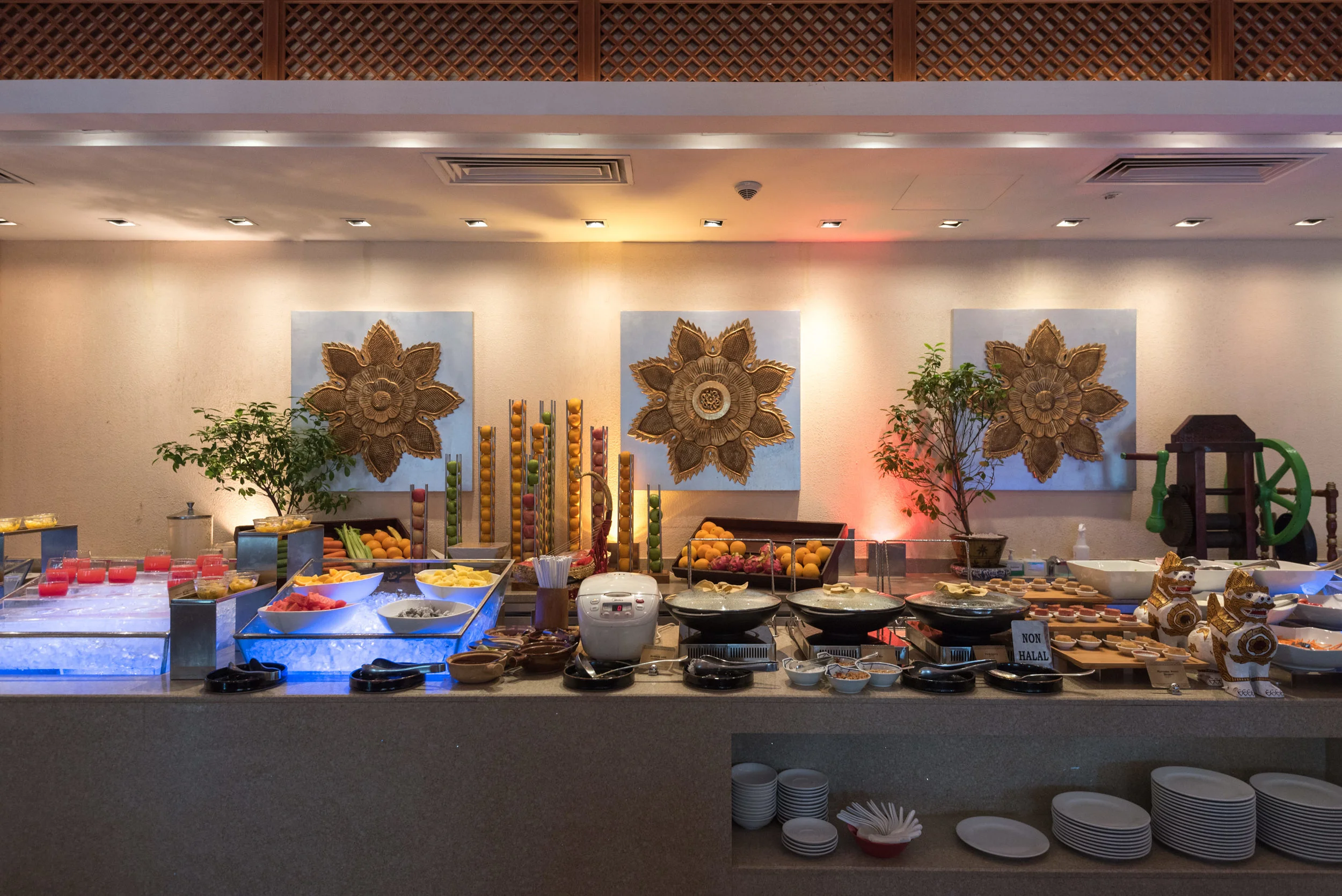 Buffet Breakfast Cafe Sule - Sule Shangri-La, Yangon