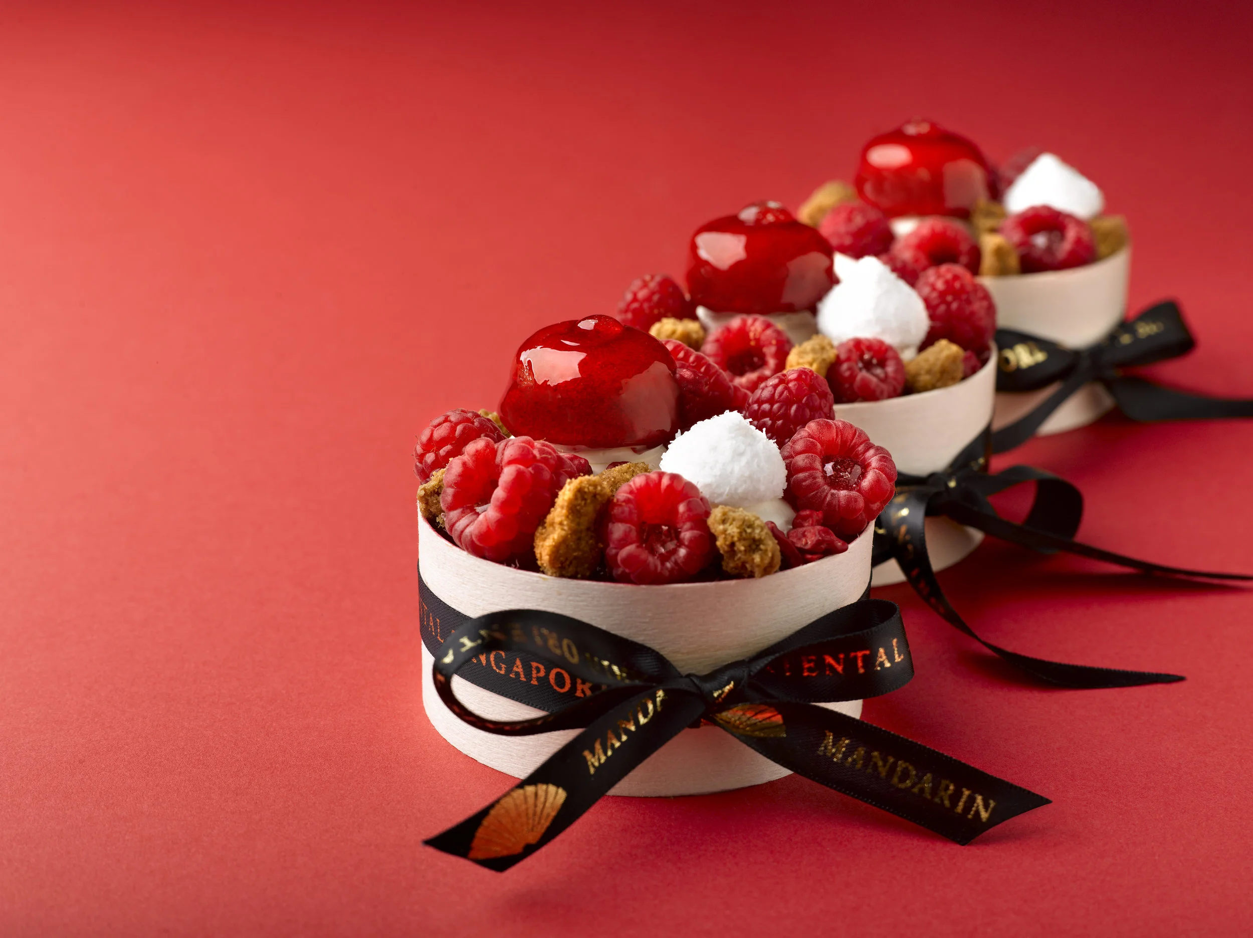 Raspberry Noel Cheese Cake | Photo Credit: Mandarin Oriental, Singapore