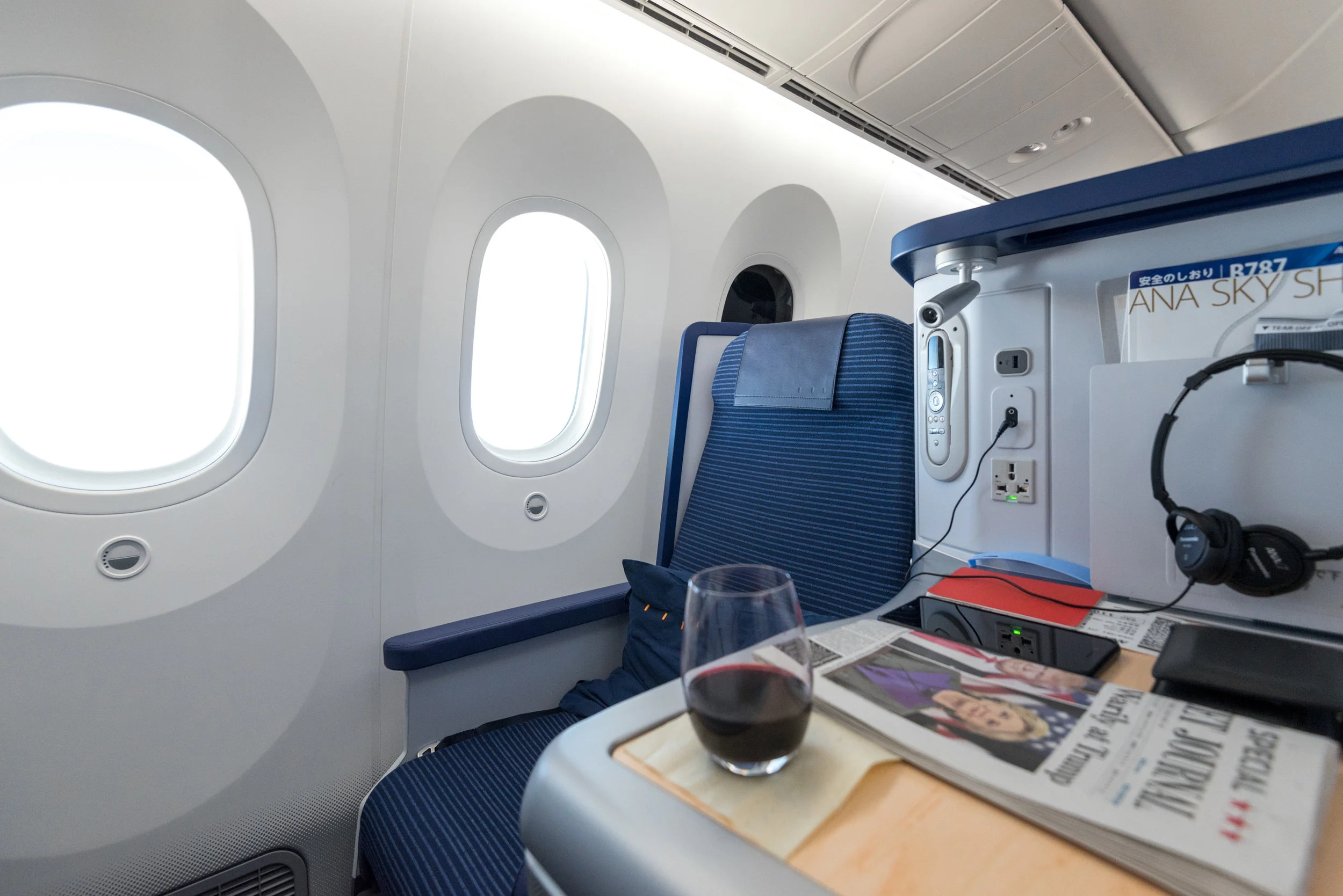 Staggered Seating ANA Business Class 787-900 - NH859 (HND-HKG)