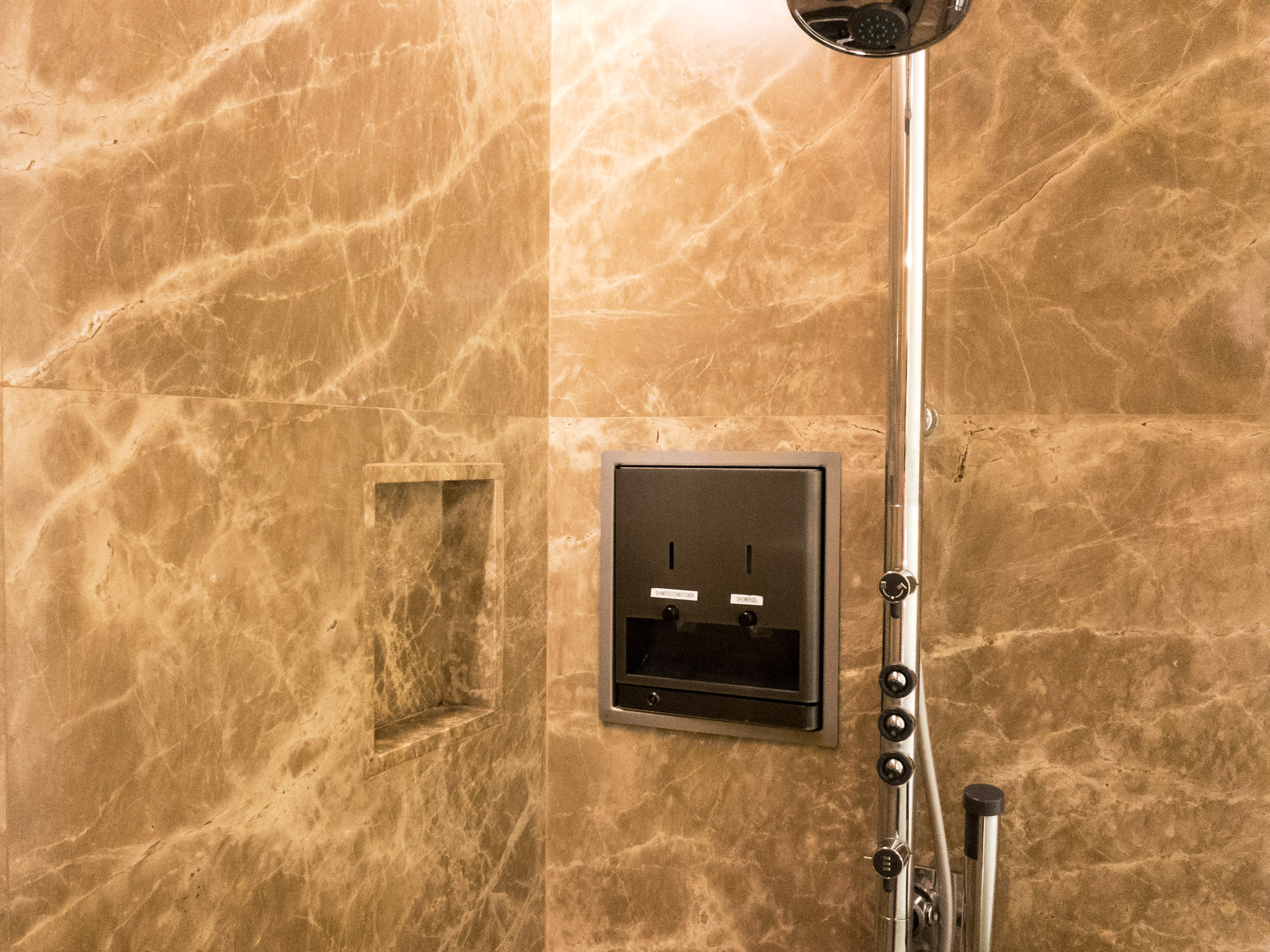 Shower Room The Private Room by Singapore Airlines (Changi Airport)
