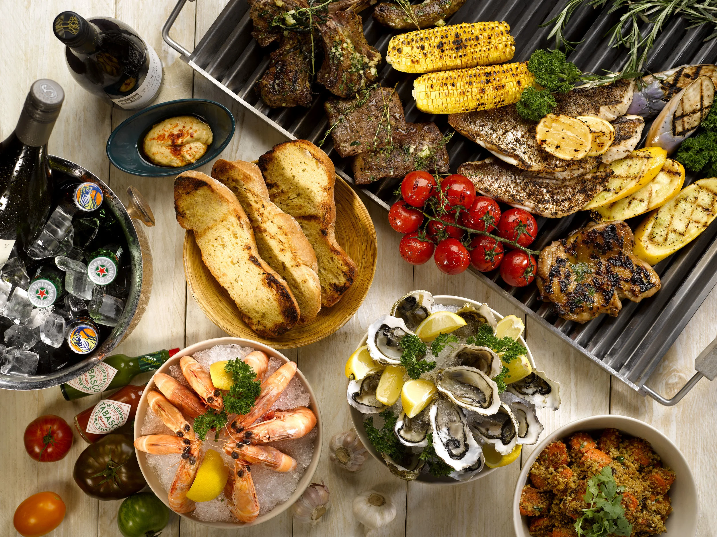 BBQ Buffet Dinner by the Pool at Oasis (Grand Hyatt Singapore) — The