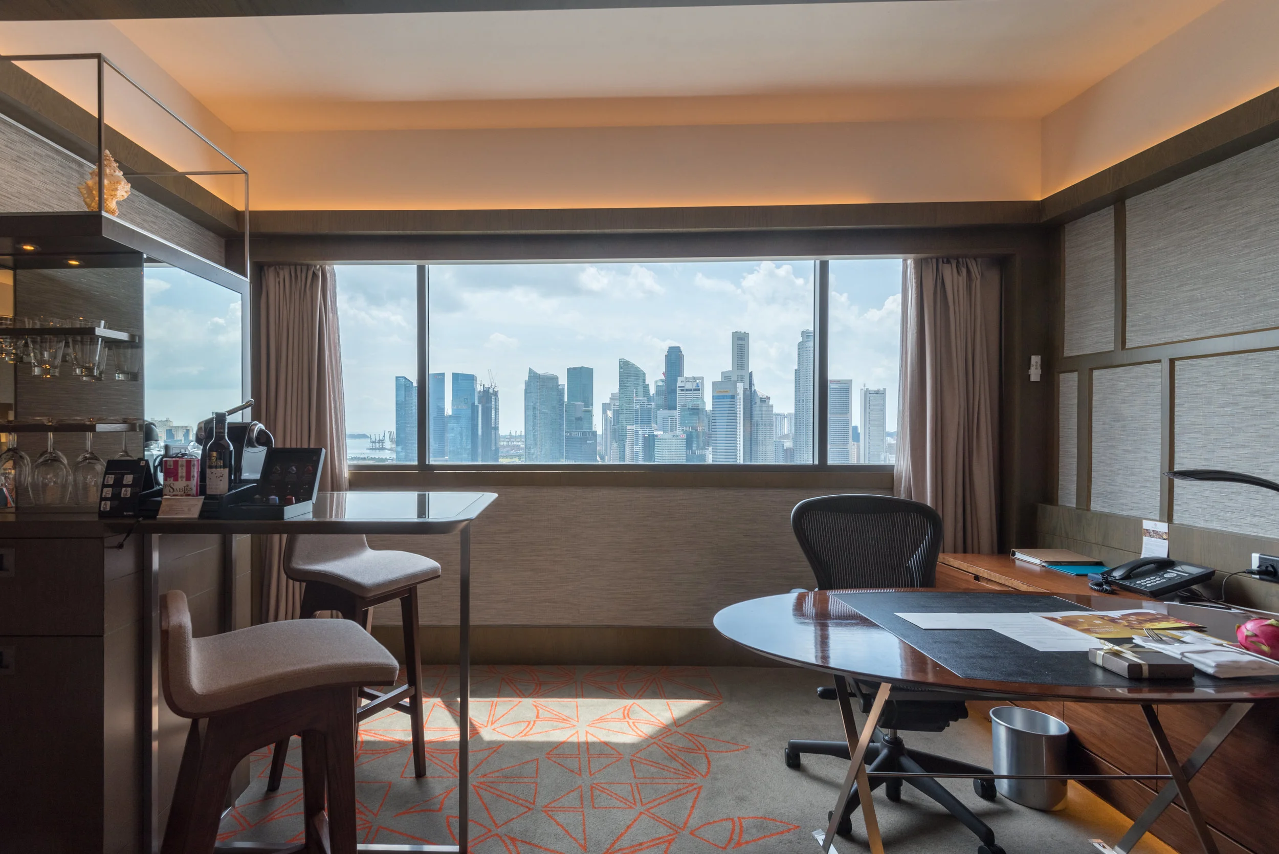 Mini Bar Harbour Studio - Pan Pacific Singapore