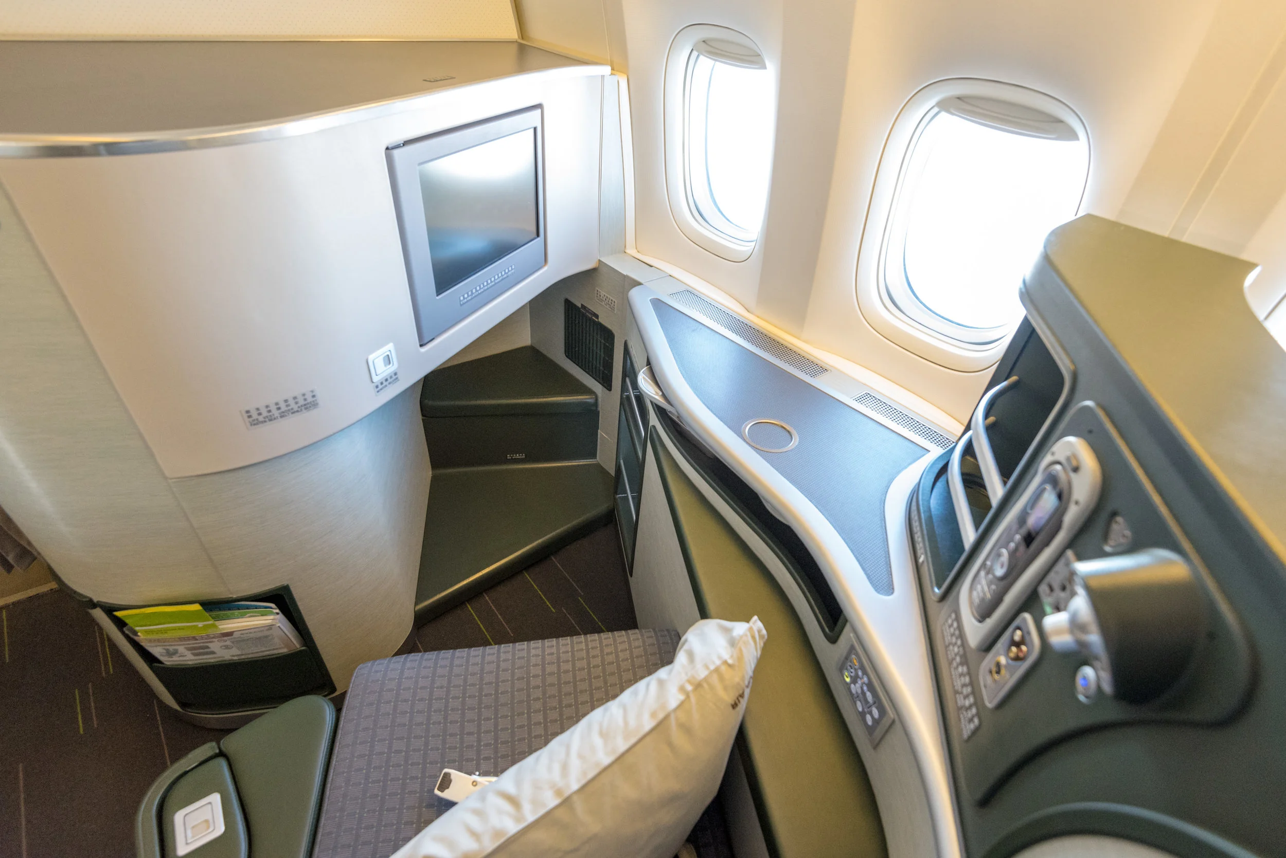 Trip Report: EVA Air Royal Laurel (Business Class) 777-300ER - SIN to TPE (Singapore to Taipei)