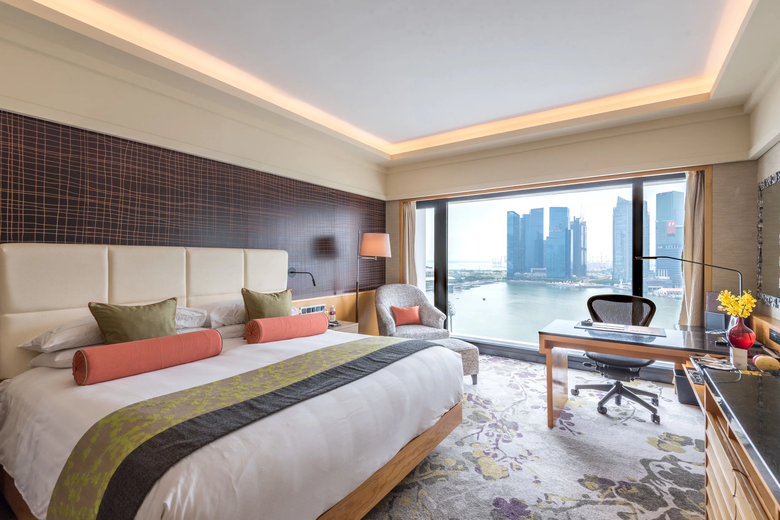 Hotel Review: Mandarin Oriental, Singapore (Club Marina Bay Room)