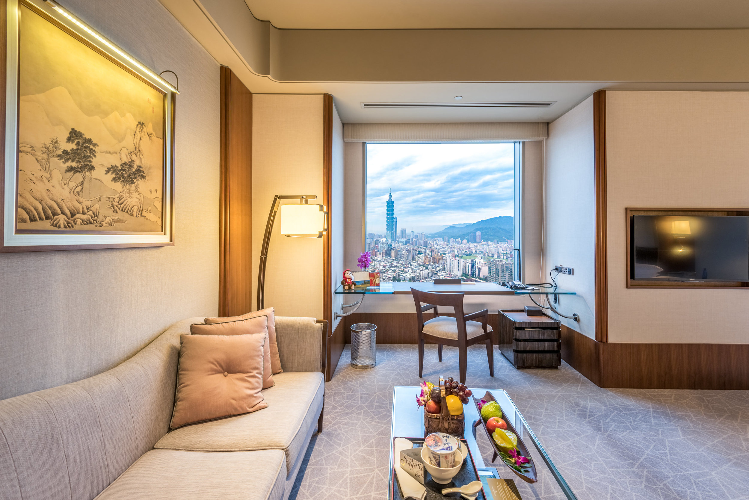 Amazing View from the Room Horizon Club Premier Room - Shangri-La's Far Eastern Plaza Hotel, Taipei
