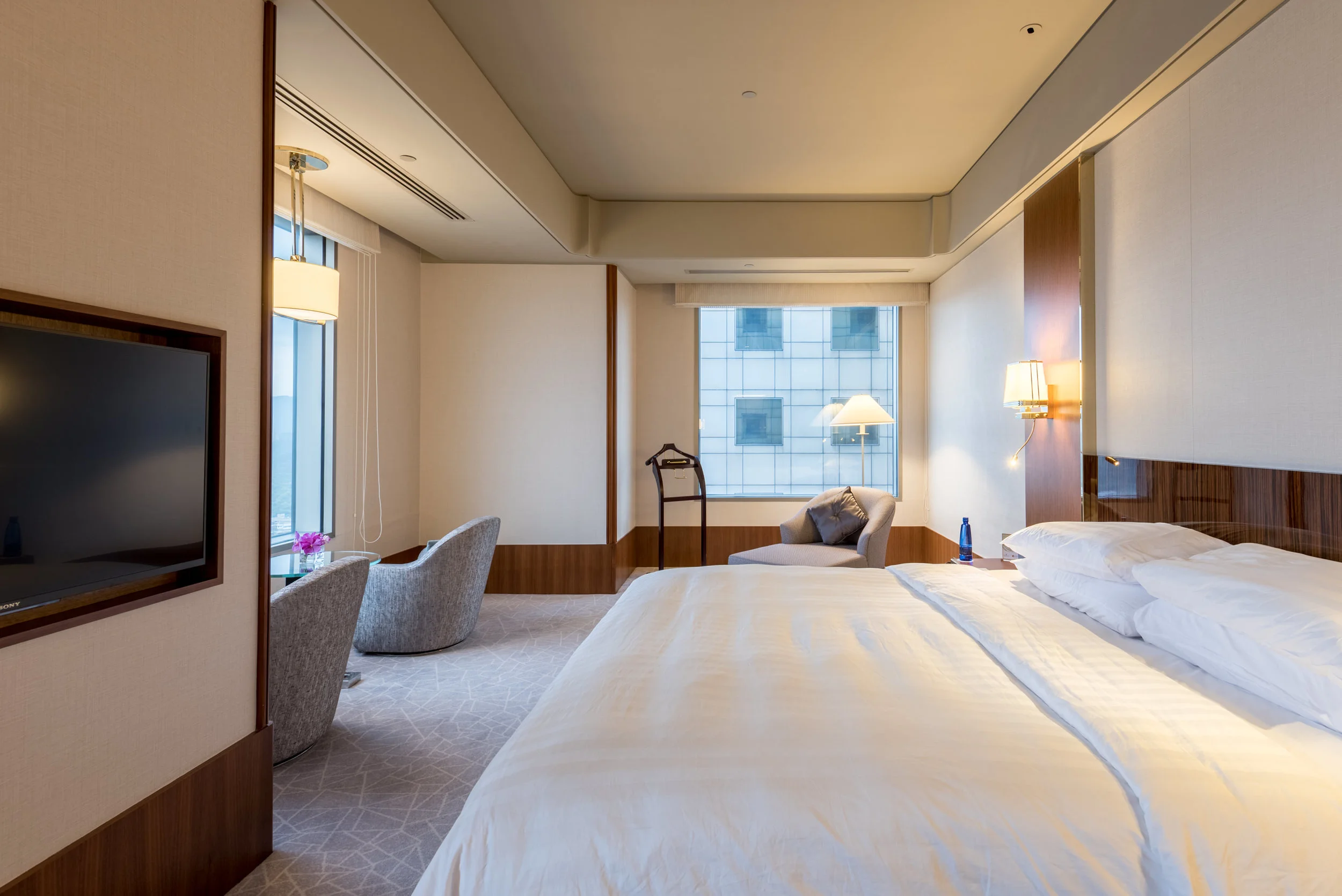 Bedroom Horizon Club Premier Room - Shangri-La's Far Eastern Plaza Hotel, Taipei