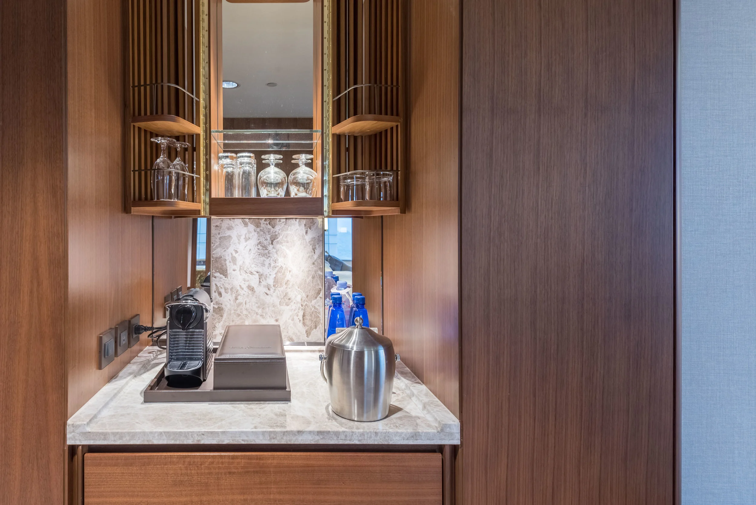 Nespresso Coffee Machine Horizon Club Premier Room - Shangri-La's Far Eastern Plaza Hotel, Taipei