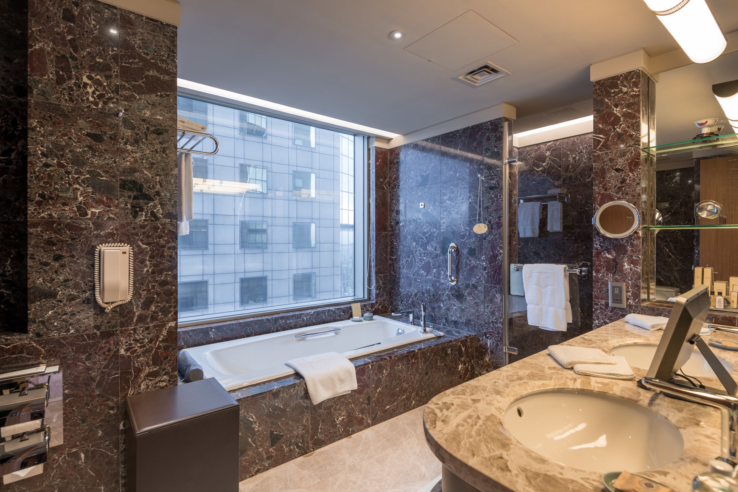 Bathroom Horizon Club Premier Room - Shangri-La's Far Eastern Plaza Hotel, Taipei