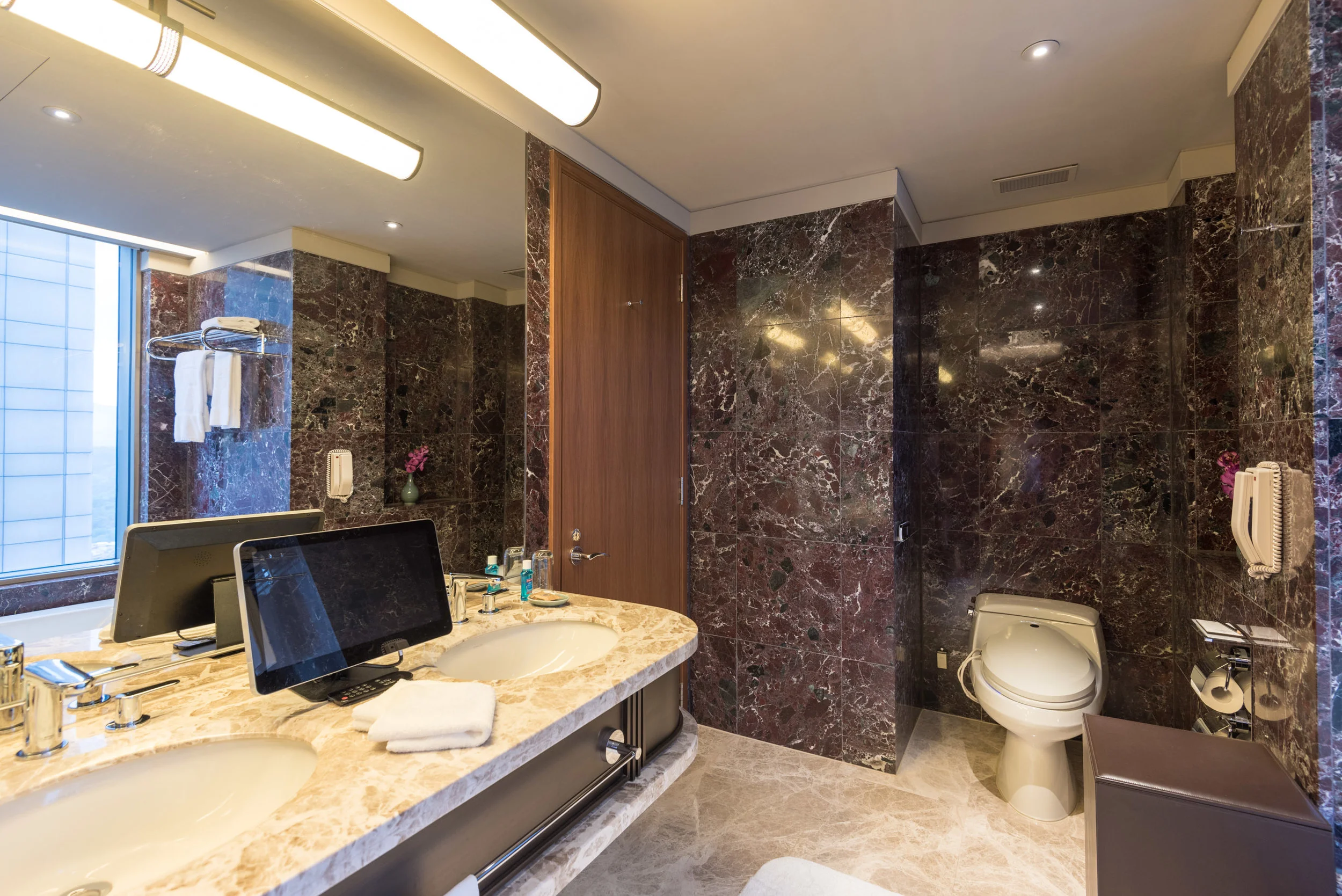 Bathroom Horizon Club Premier Room - Shangri-La's Far Eastern Plaza Hotel, Taipei