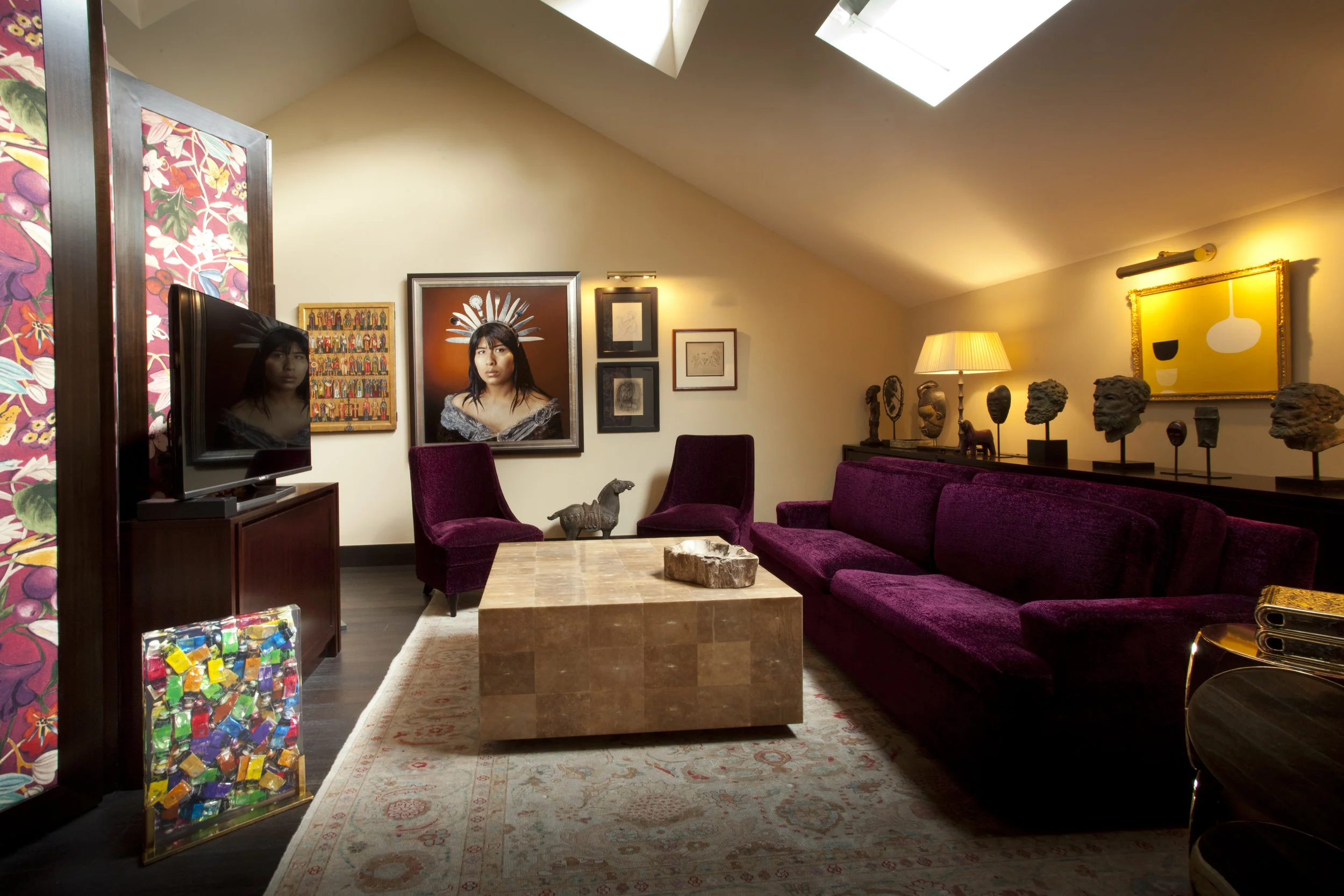 Maxout Weekends at the Hotel Vagabond - Late Check-out and Complimentary Breakfast or Lunch