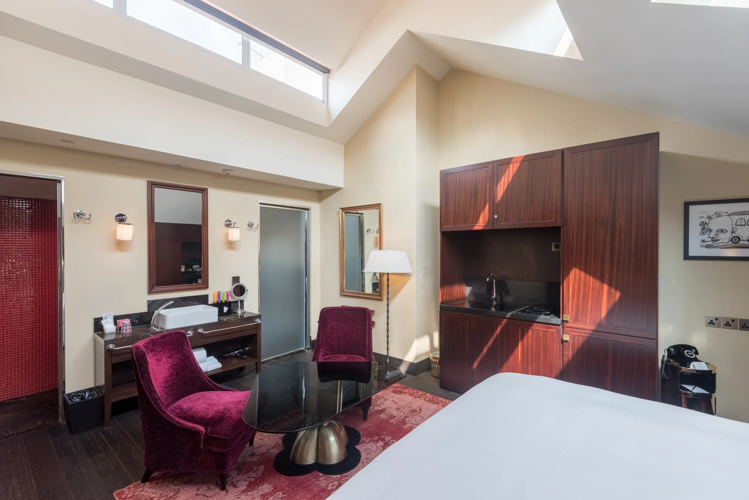 Hotel Review: The Vagabond Club, A Tribute Portfolio Hotel, Singapore (Art Executive Club Suite)