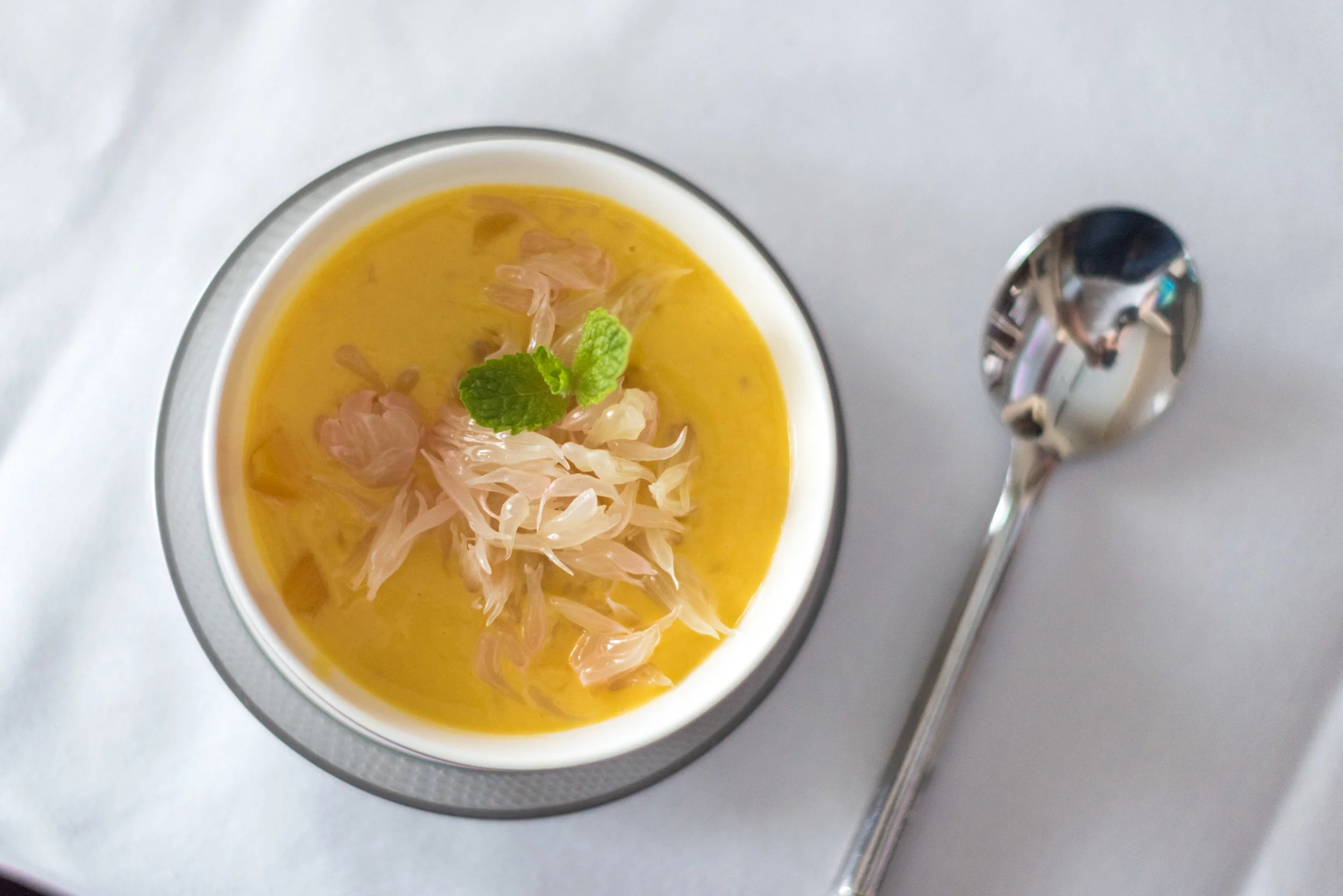 Chilled Sago Mango Soup with Pomelo - Brunch Service Singapore Airlines Suites SQ802 A380-800 - SIN to PEK