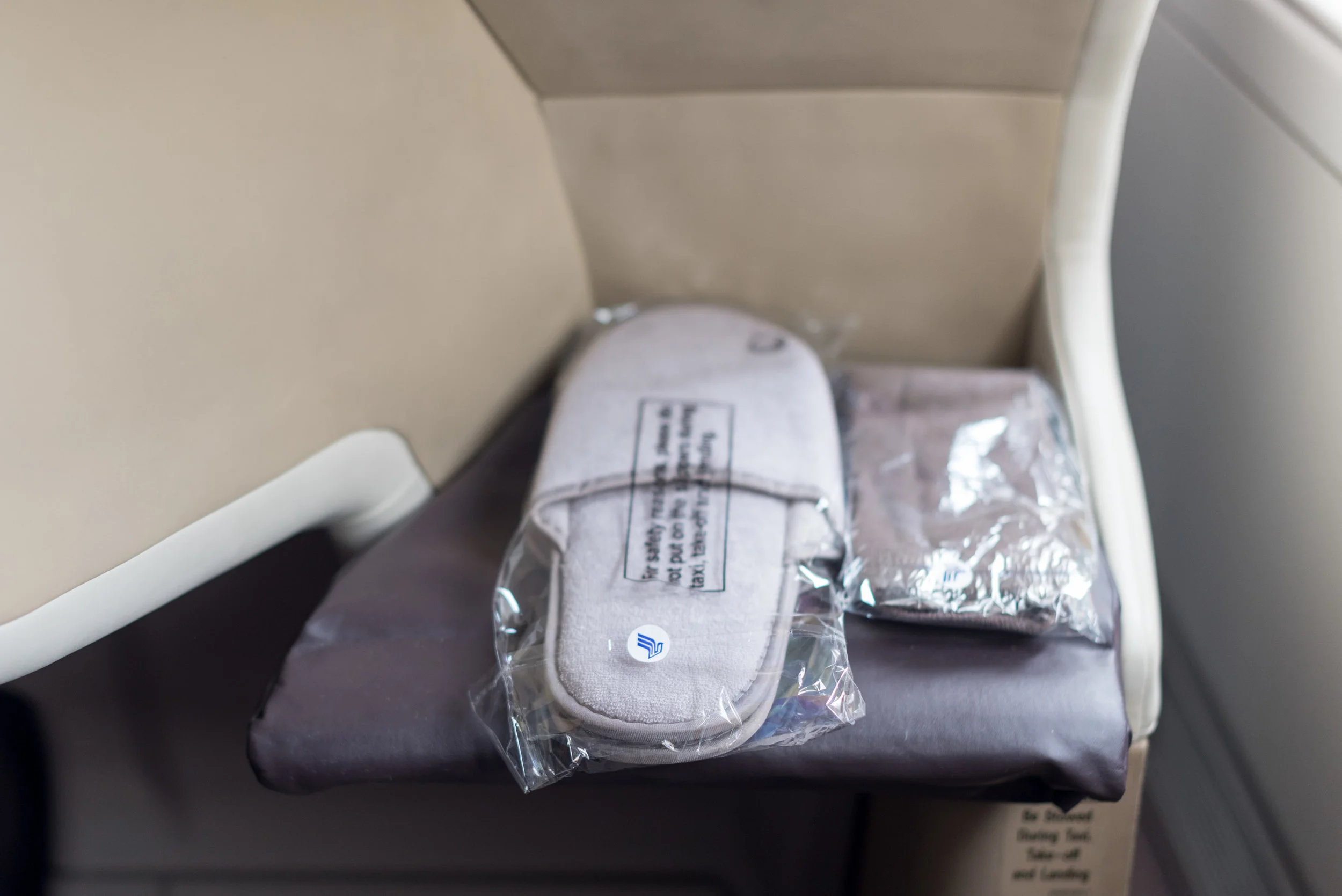 Socks and Slippers Singapore Airlines Business Class SQ286 A380-800 - AKL to SIN
