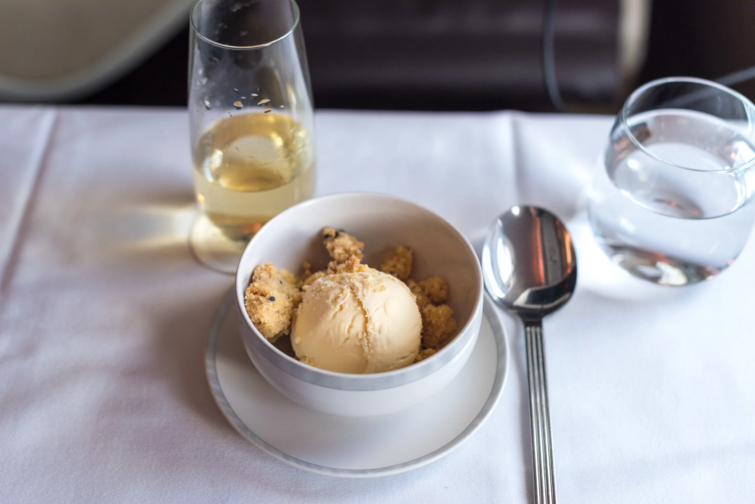 Strawberry Ice-cream - Lunch Service Singapore Airlines Business Class SQ286 A380-800 - AKL to SIN