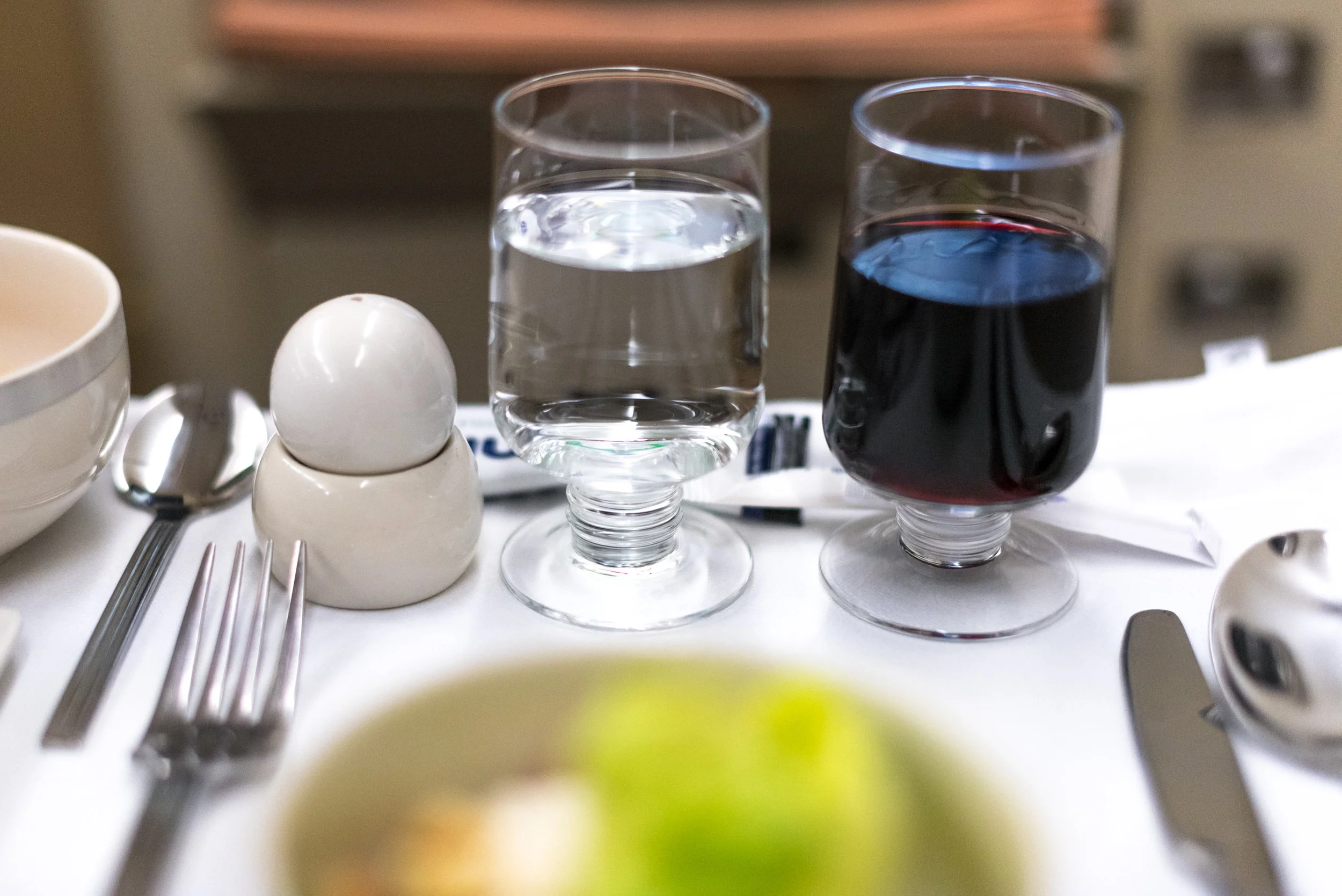 Red Wine Singapore Airlines Business Class SQ947 A330-300 - DPS to SIN