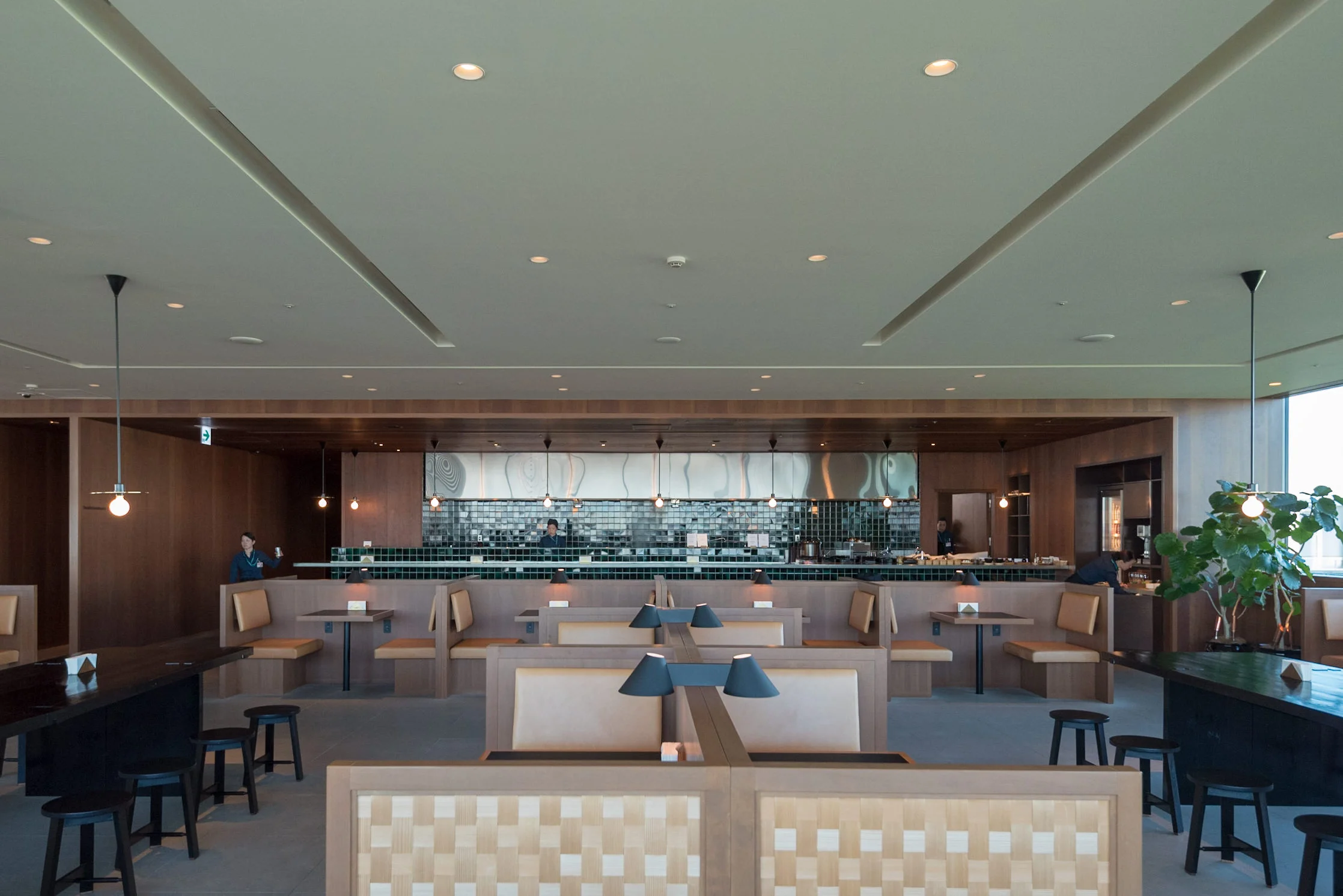 The Noodle Bar Cathay Pacific Lounge - Haneda Airport (HND)