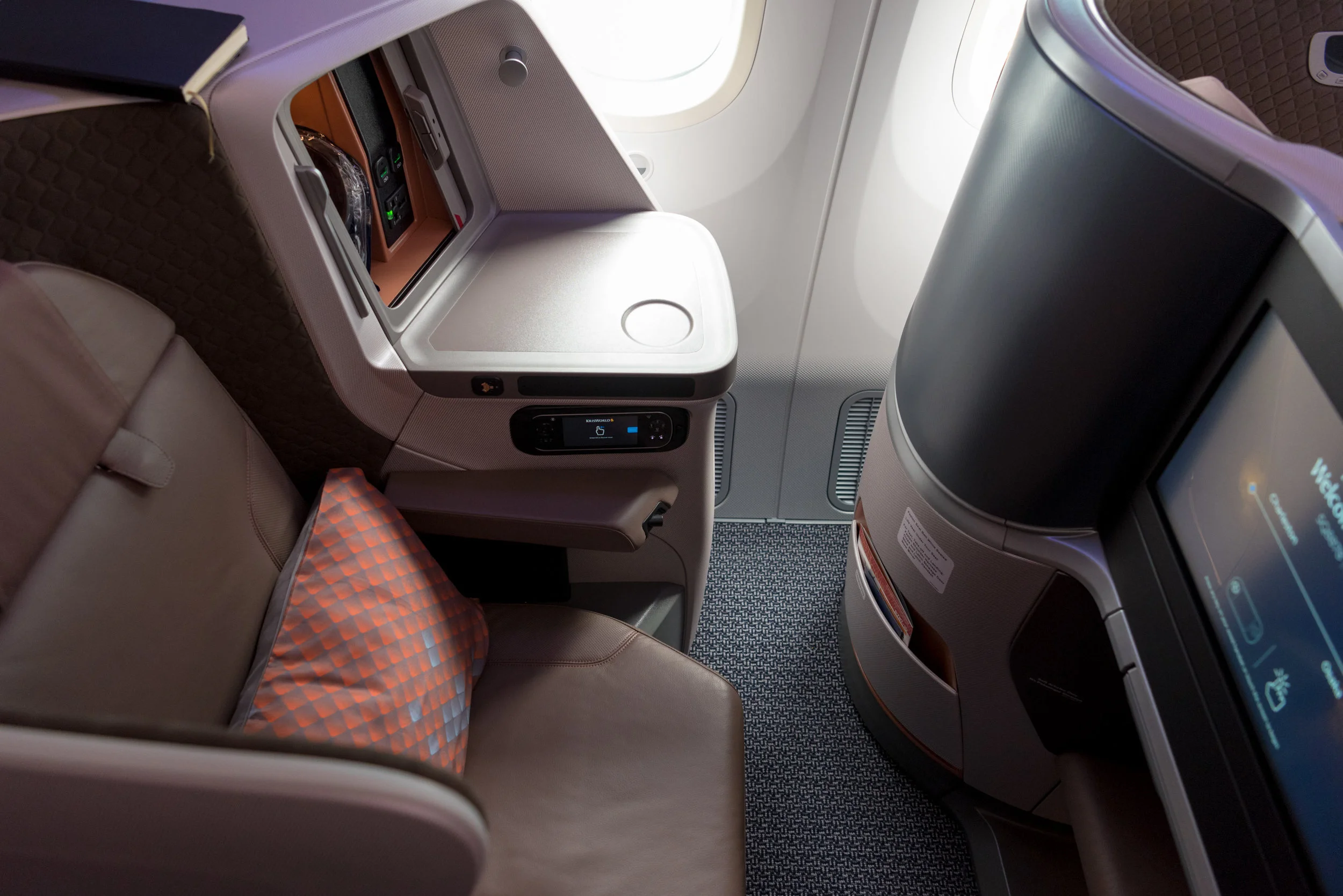 Staggered Seats New Regional Business Class (2018) - Singapore Airlines