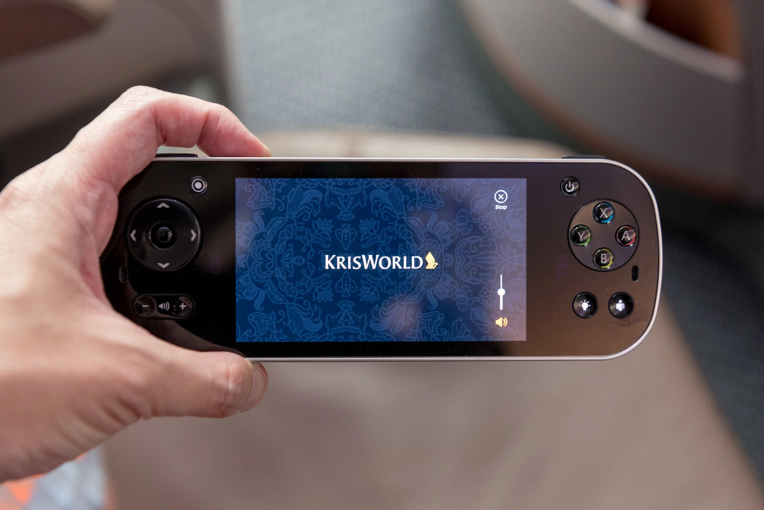 Touchscreen Remote New Regional Business Class (2018) - Singapore Airlines