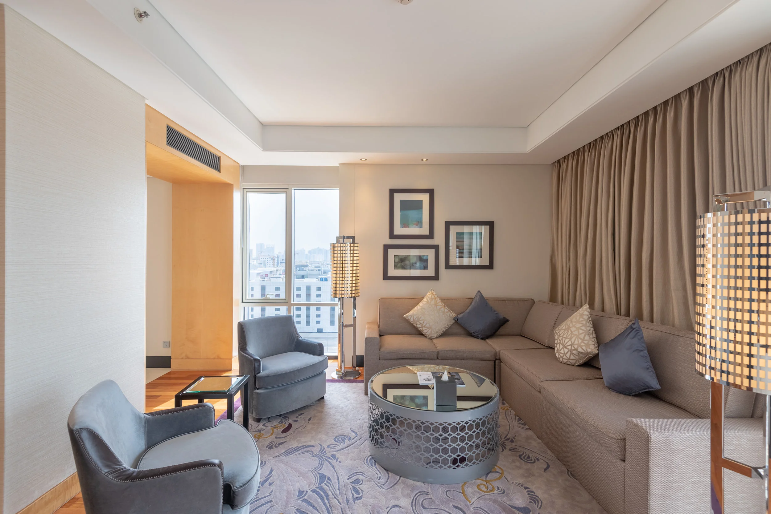 Hotel Review Kempinski Hotel Mall Of The Emirates Corner Suite