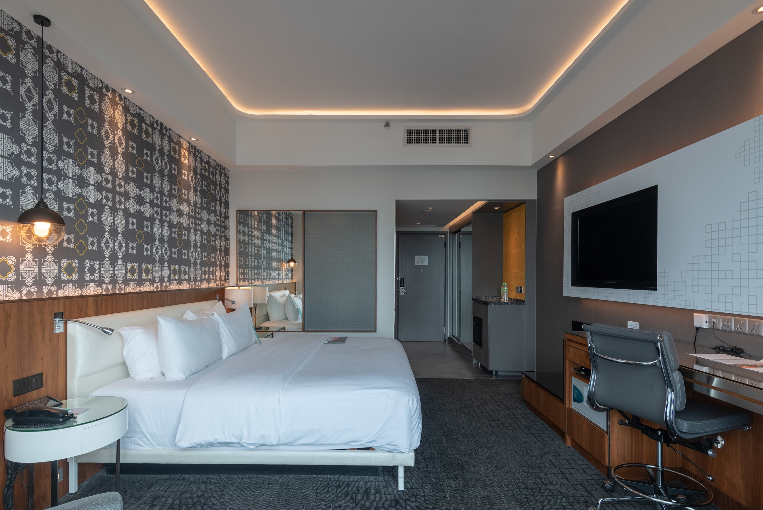 Hotel Review Le Meridien Kuala Lumpur (Le Meridien Club Room) Conveniently Located in KL