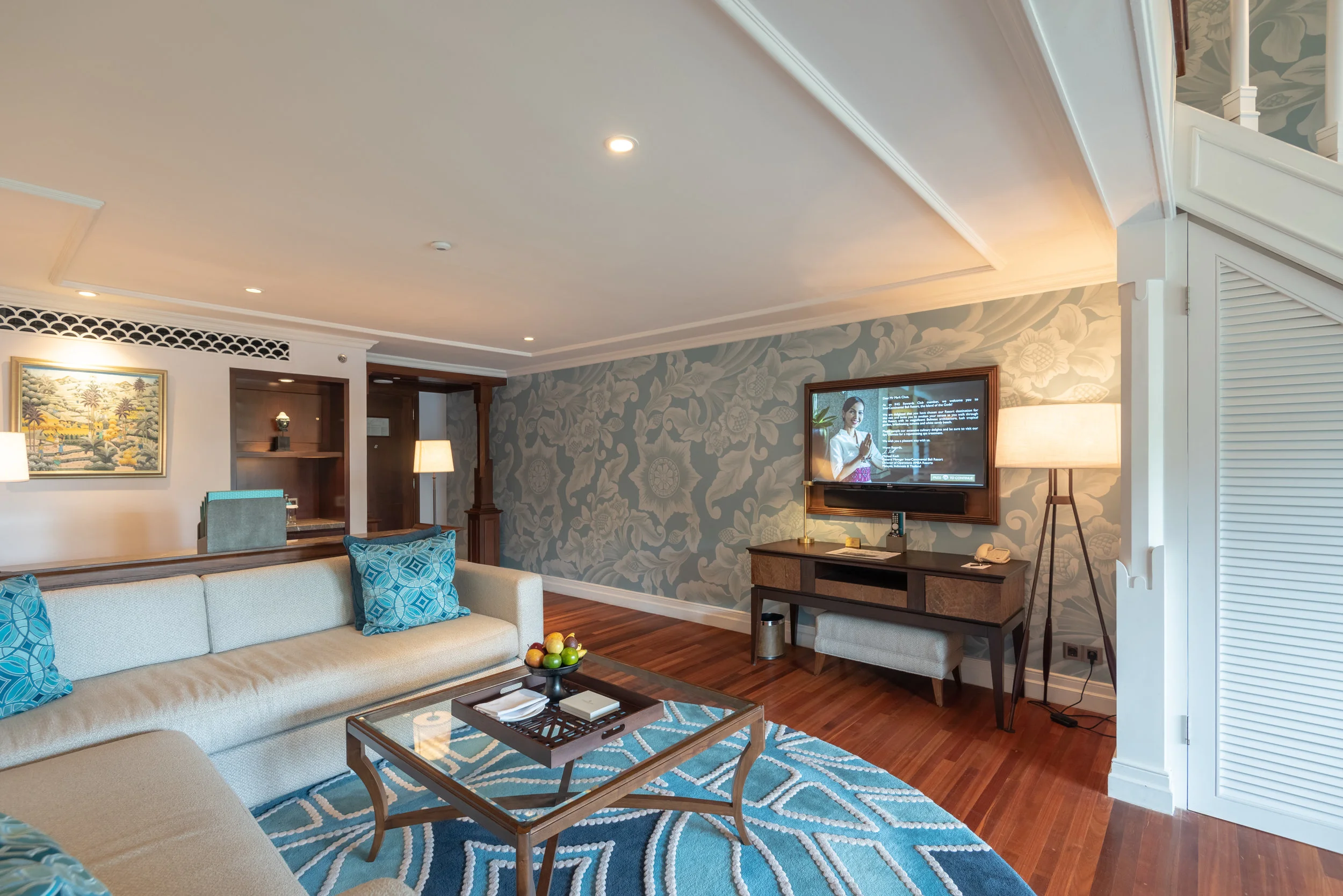 Hotel Review: InterContinental Bali Resort (Premium Club InterContinental Duplex Suite) - Perfect for Couples and Small Families
