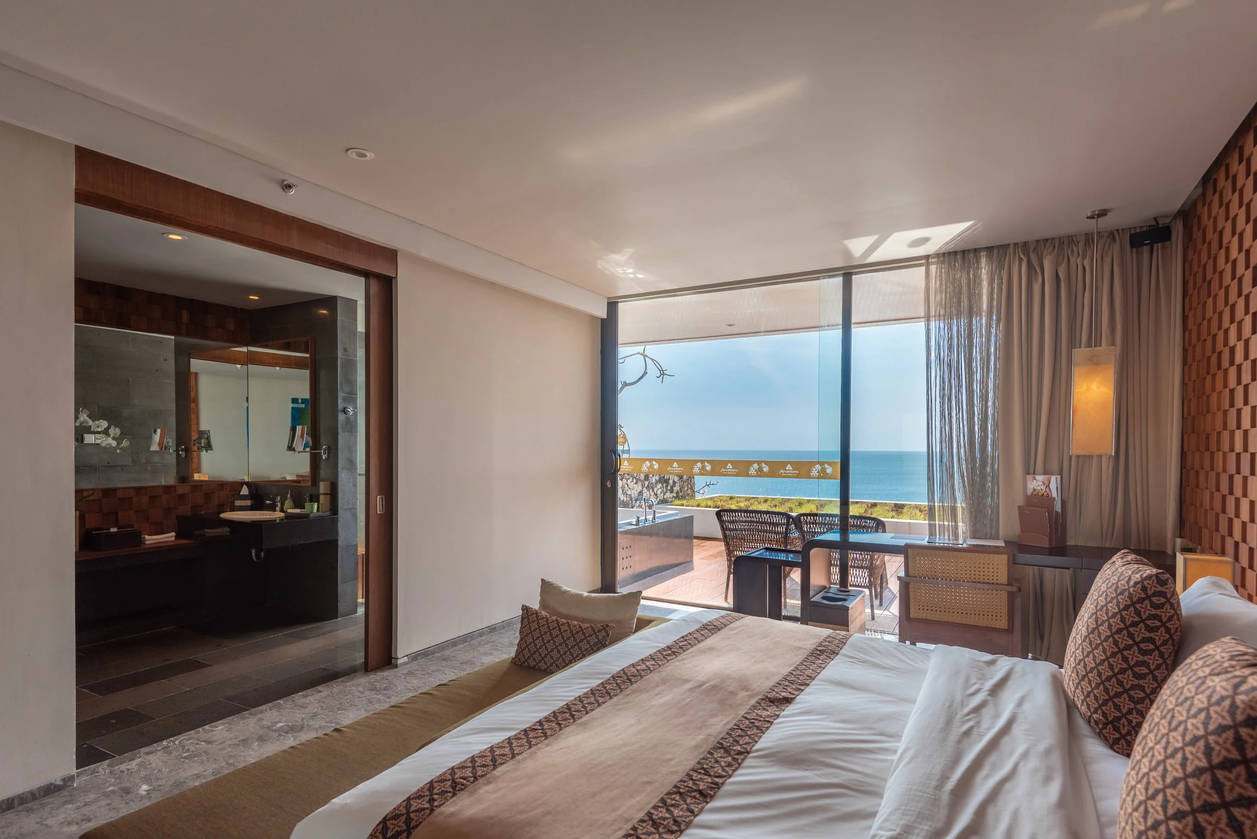 Hotel Review: Anantara Uluwatu Bali Resort (Ocean Front Suite) - Luxurious Cliff Edge Property