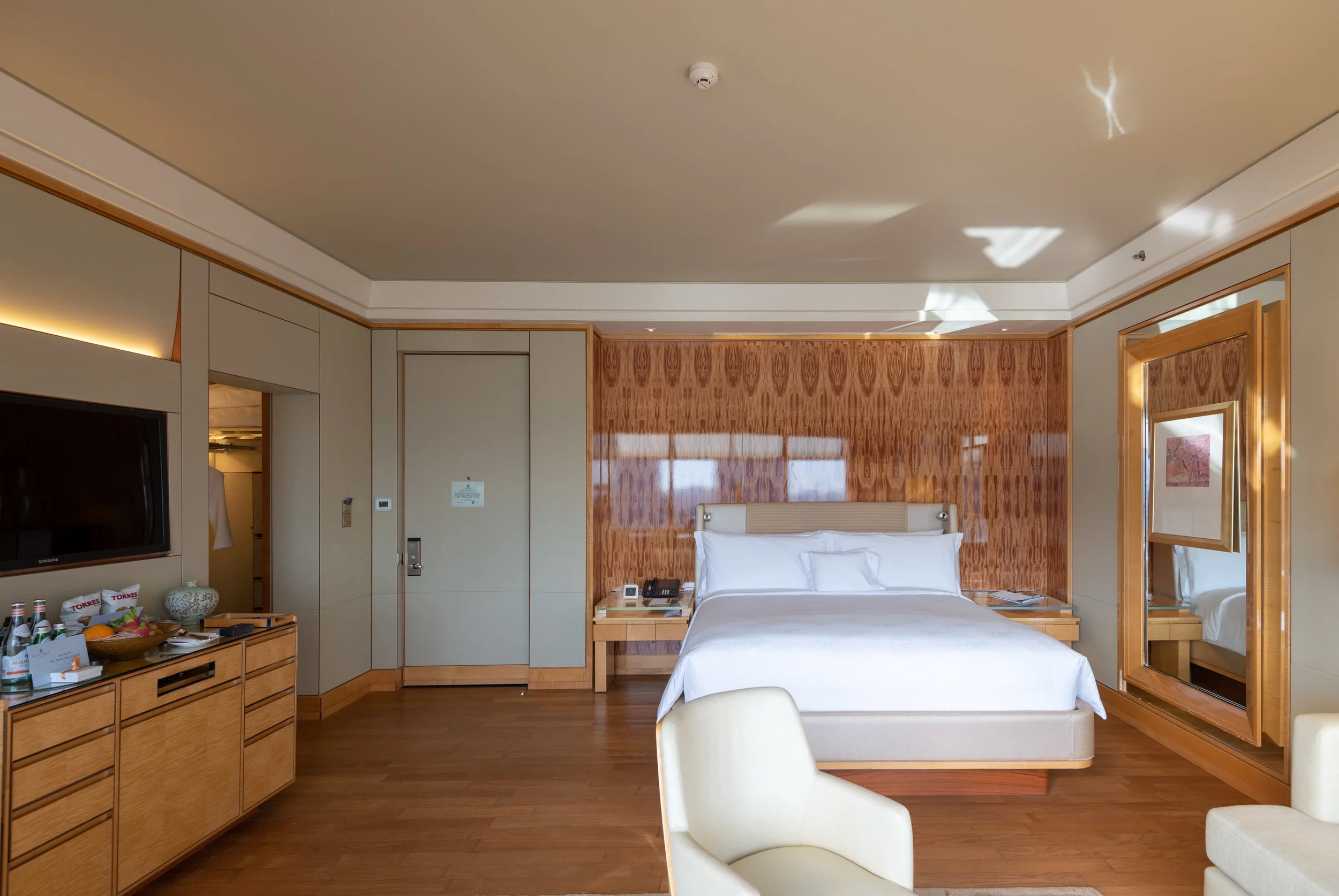 The Canvas of Views Room Package at The RitzCarlton, Millenia