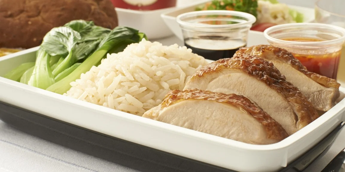 Singapore Airlines to Offer Pre-ordering of Meals for Premium Economy Class Passengers - First Airline in the World
