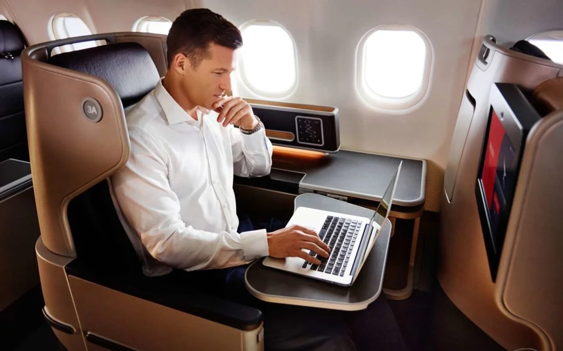 Qantas is now Offering Me 7,000 Points or Two Business Lounge Passes for Damaged Business Class Seat 