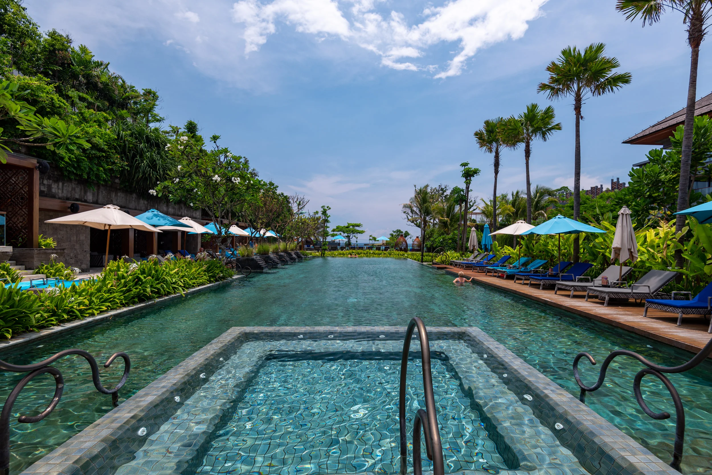 Hotel Review Hotel Indigo Bali Seminyak Beach (Perada Suite) Luxurious Hotel and Walking