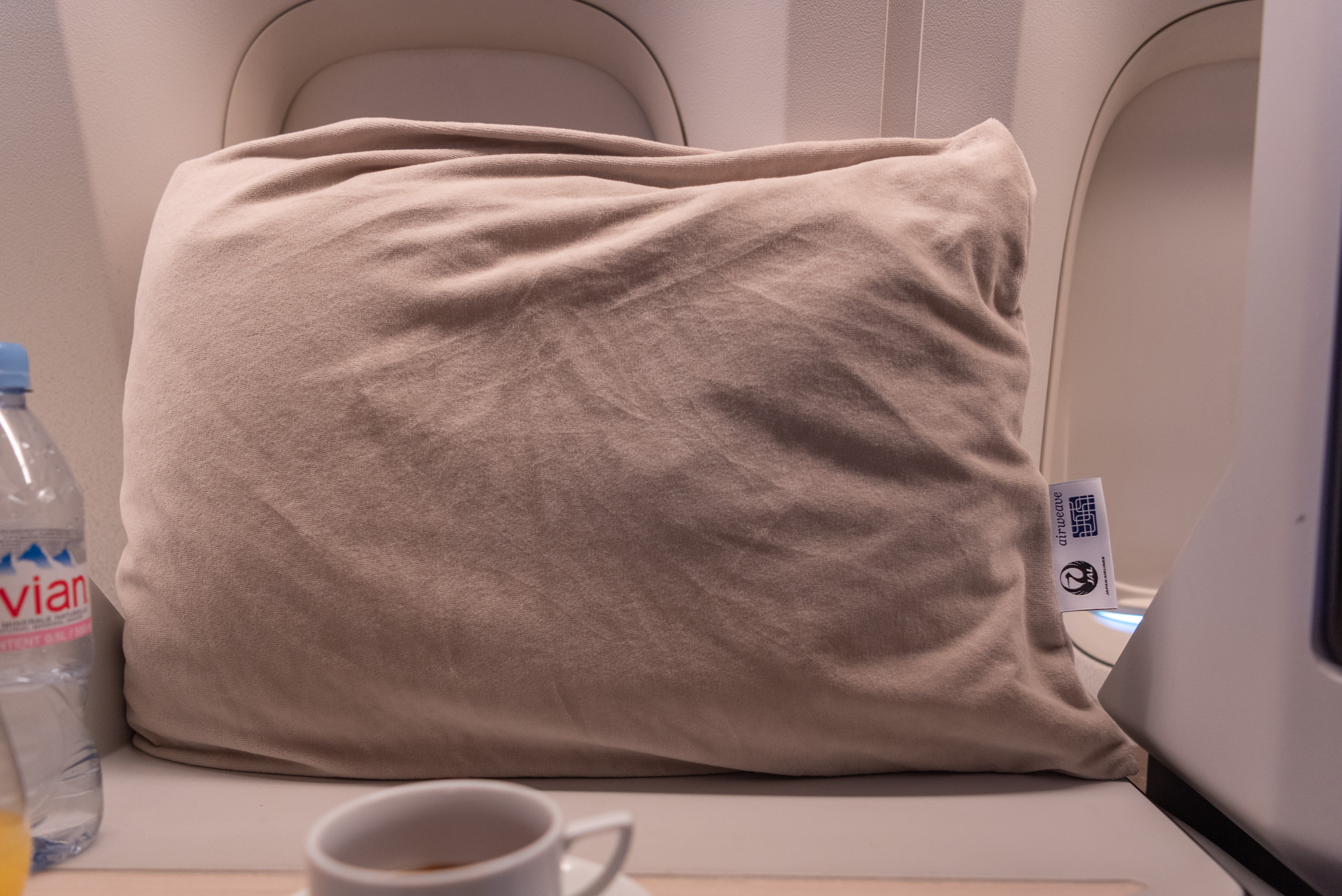 New Business Class Pillows Japan Airlines Business Class JL38 777-200ER - SIN to HND